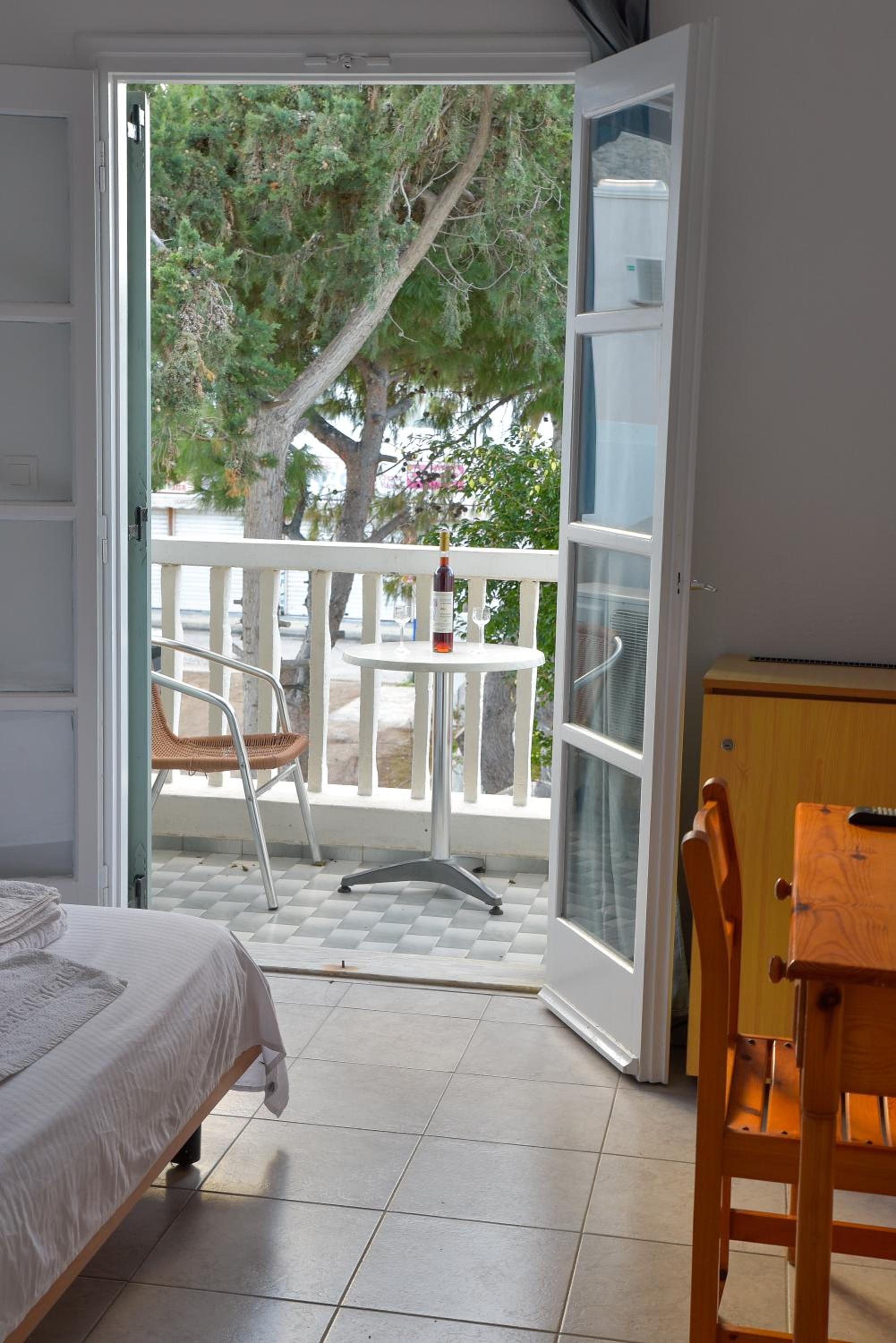 Standard Double or Twin Room - Photo 11
