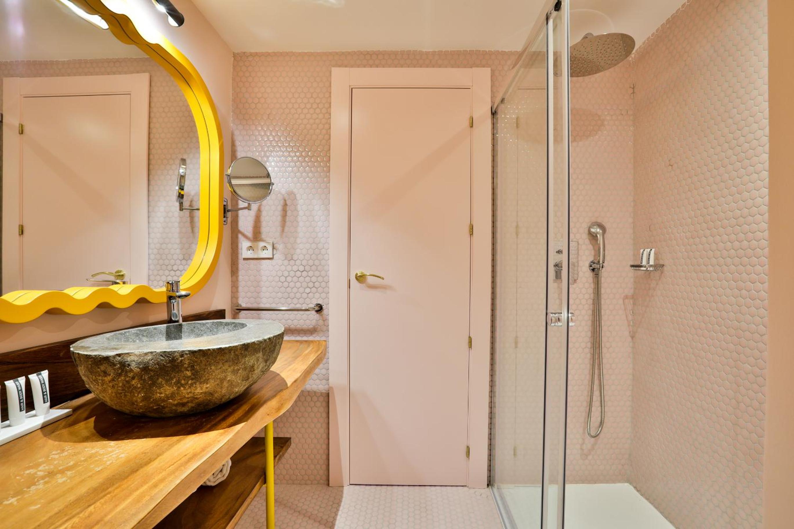 Suite (4 Adults) - Photo 5