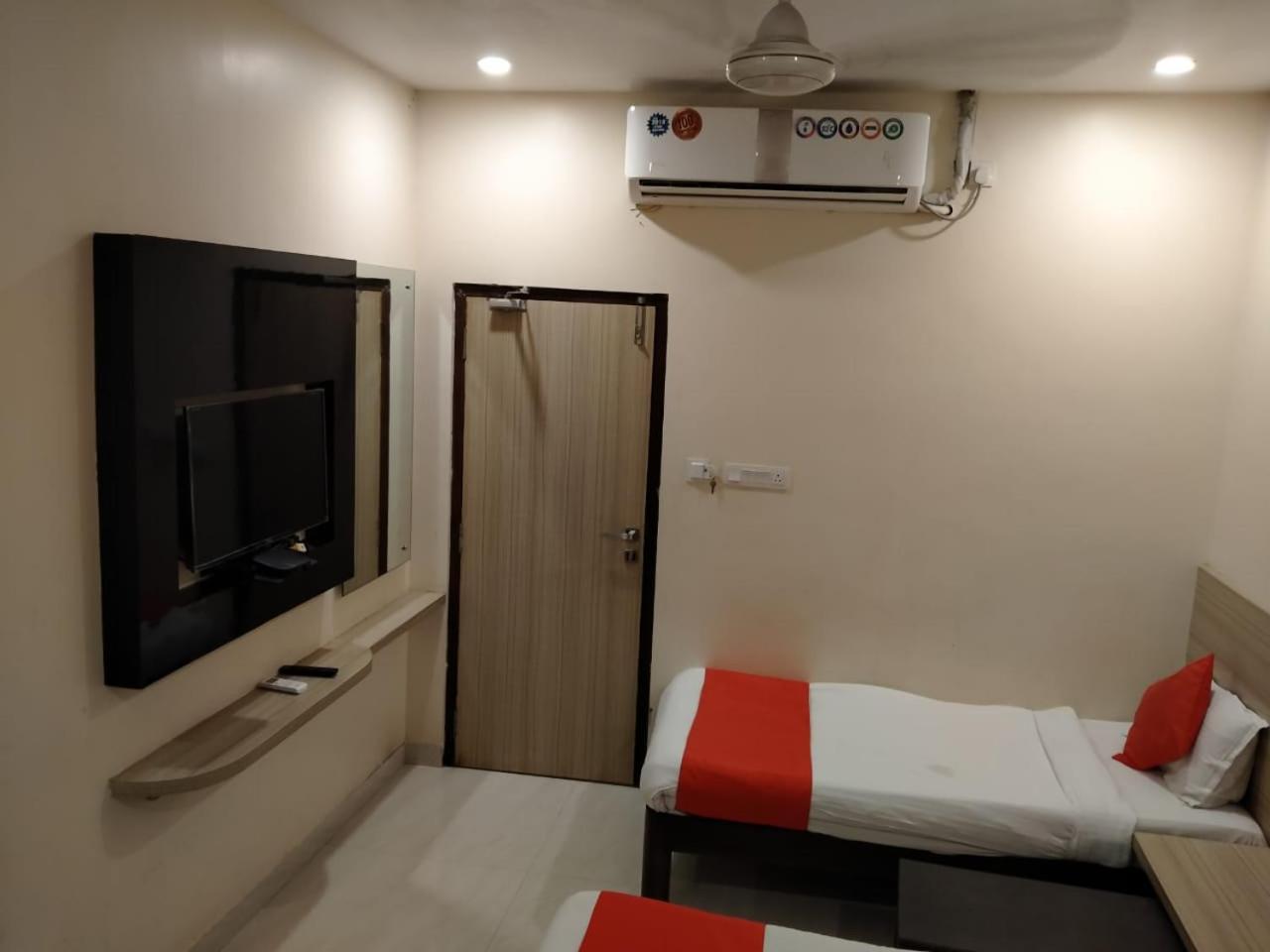 Deluxe Family Suite - Photo 6