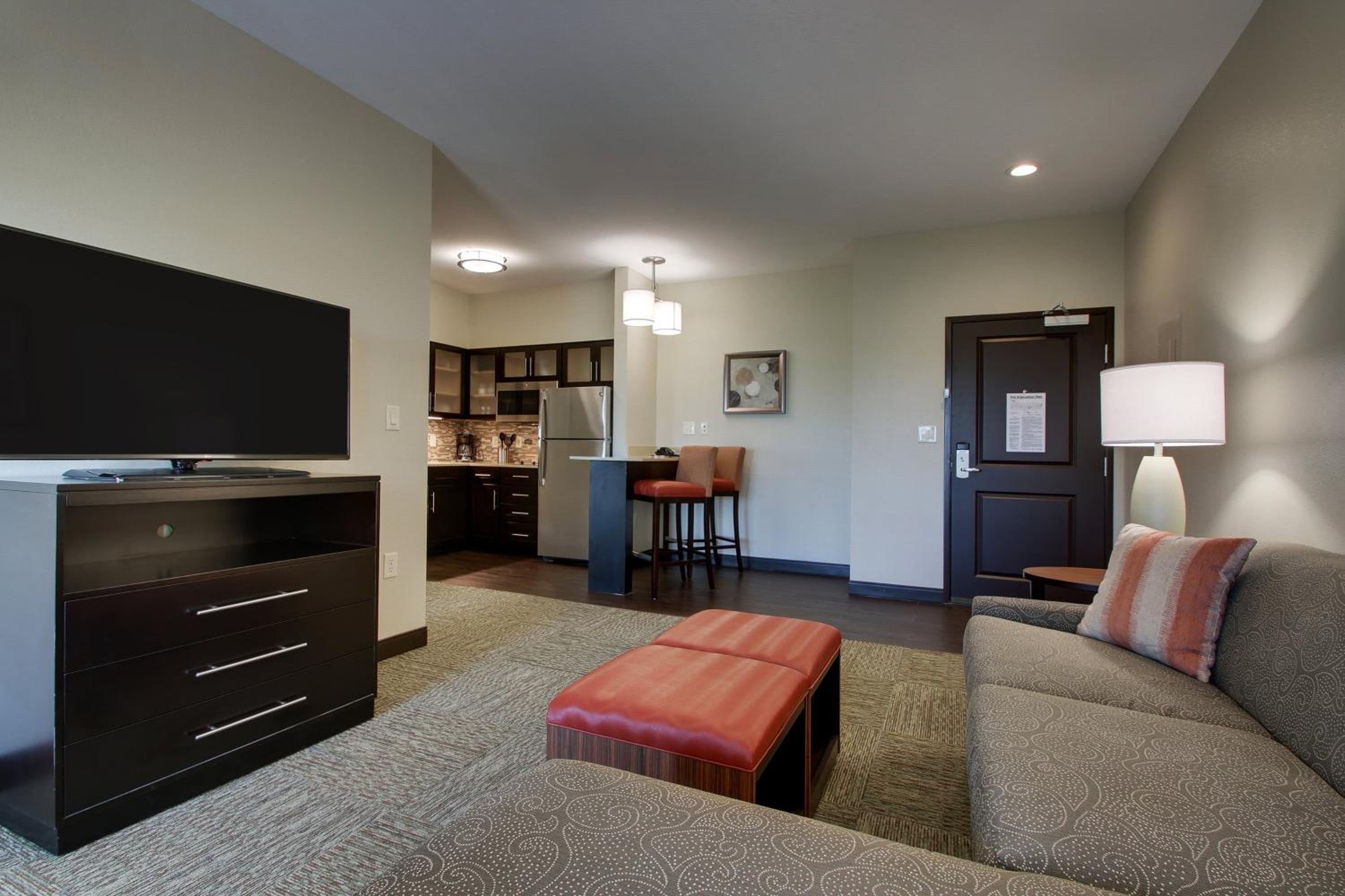 One-Bedroom King Suite photo 1