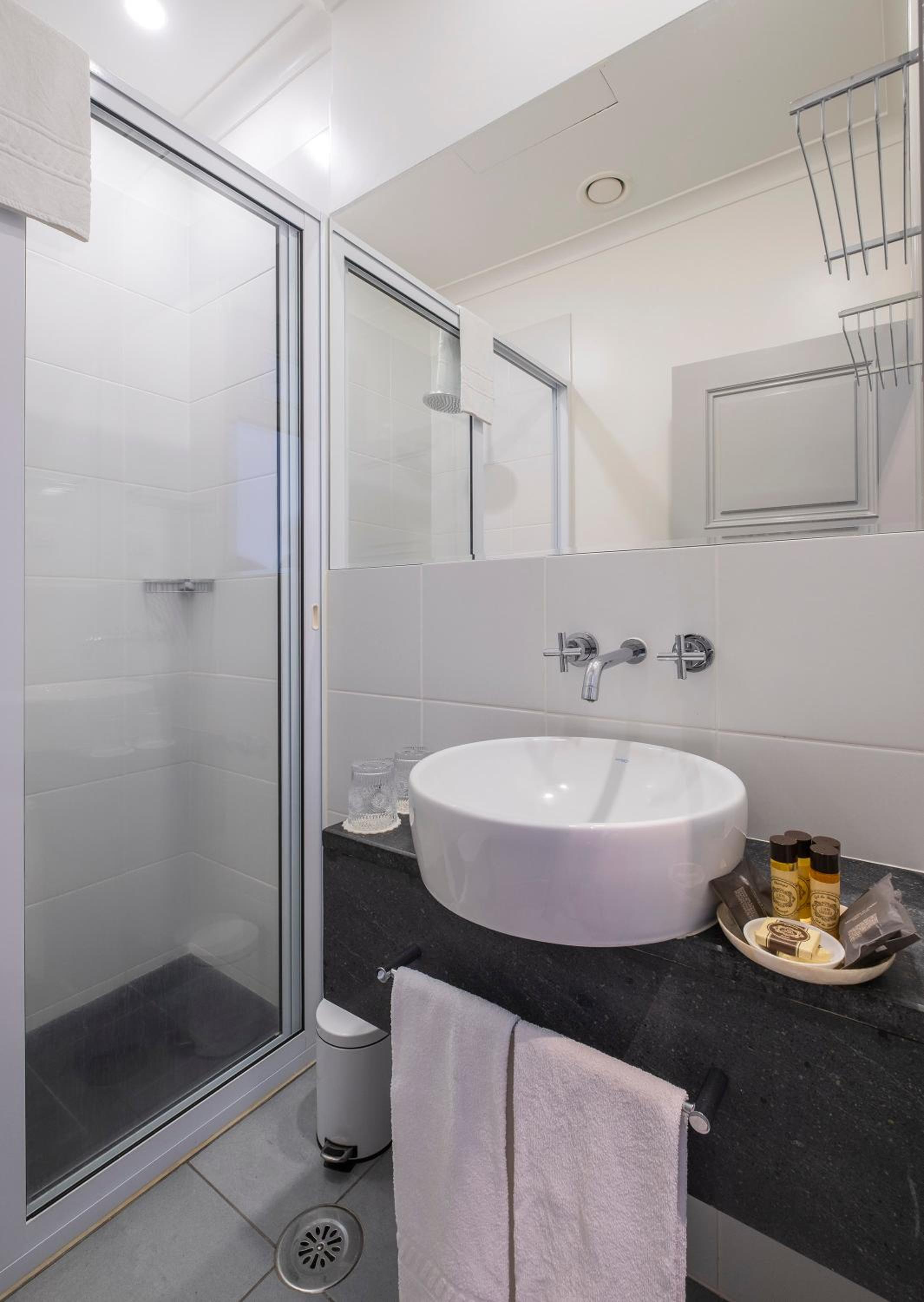 Double Room with Private Bathroom photo 3
