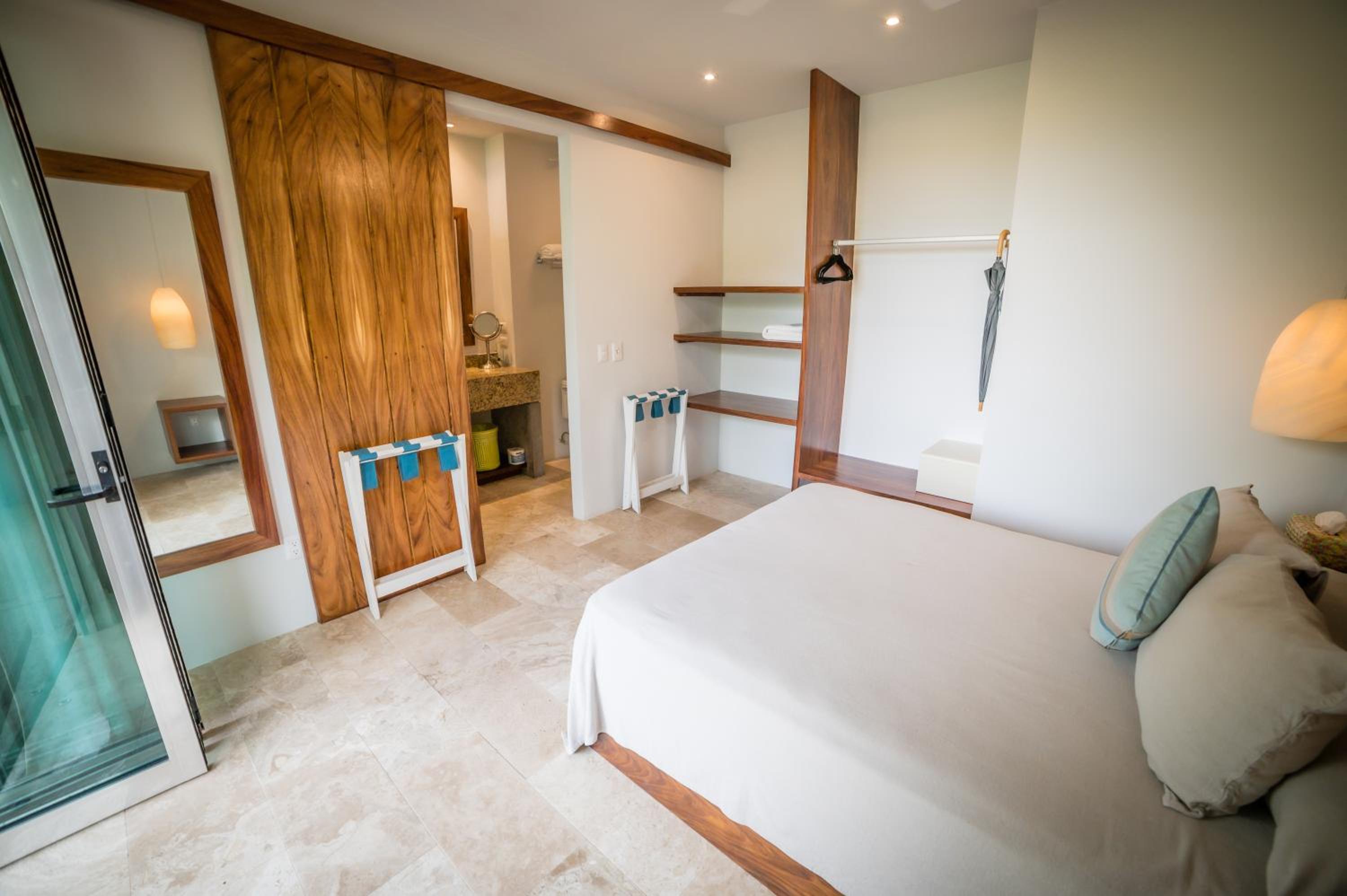 Deluxe Room with Garden View photo 1