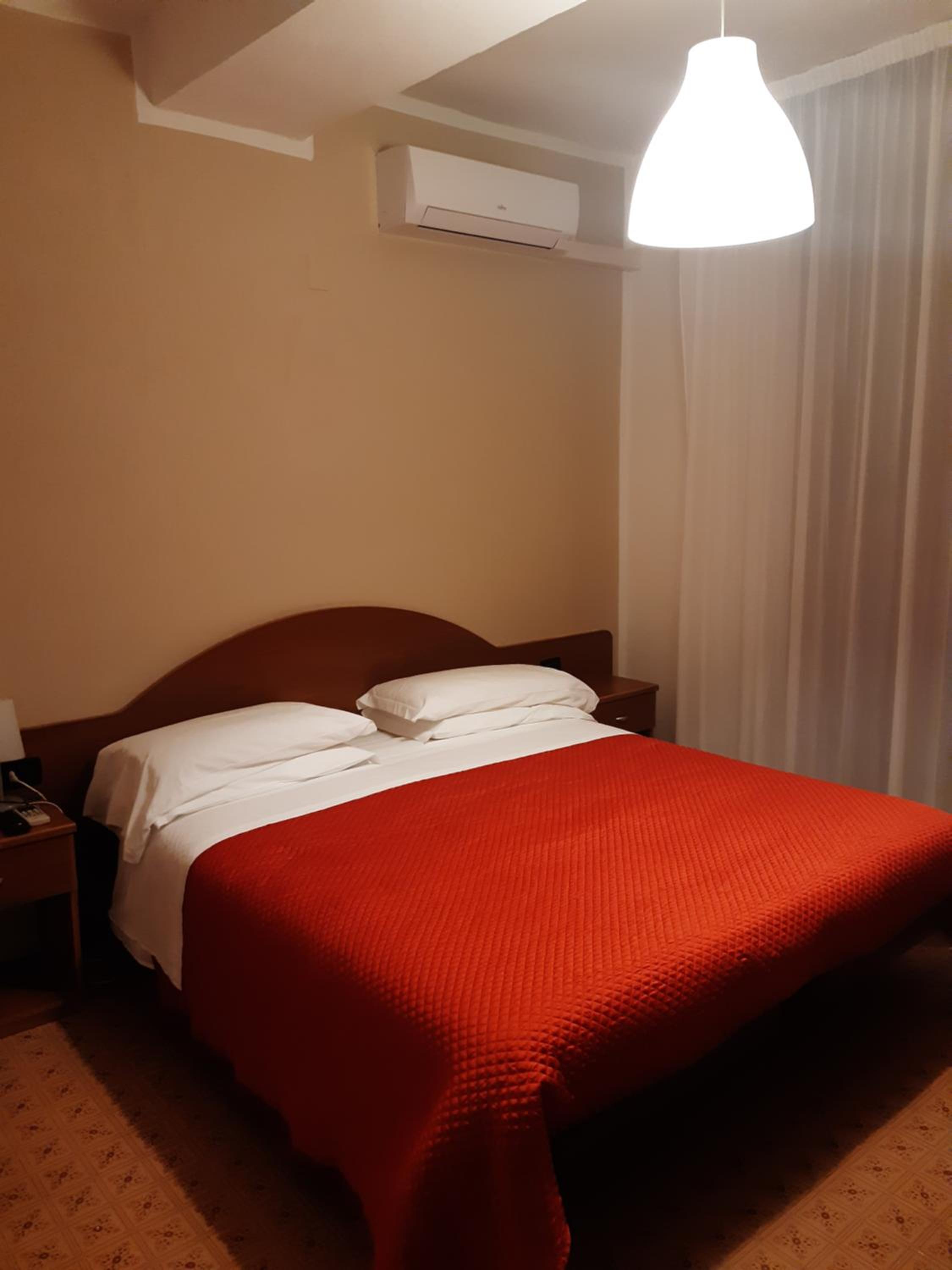 Economy Double Room photo 2