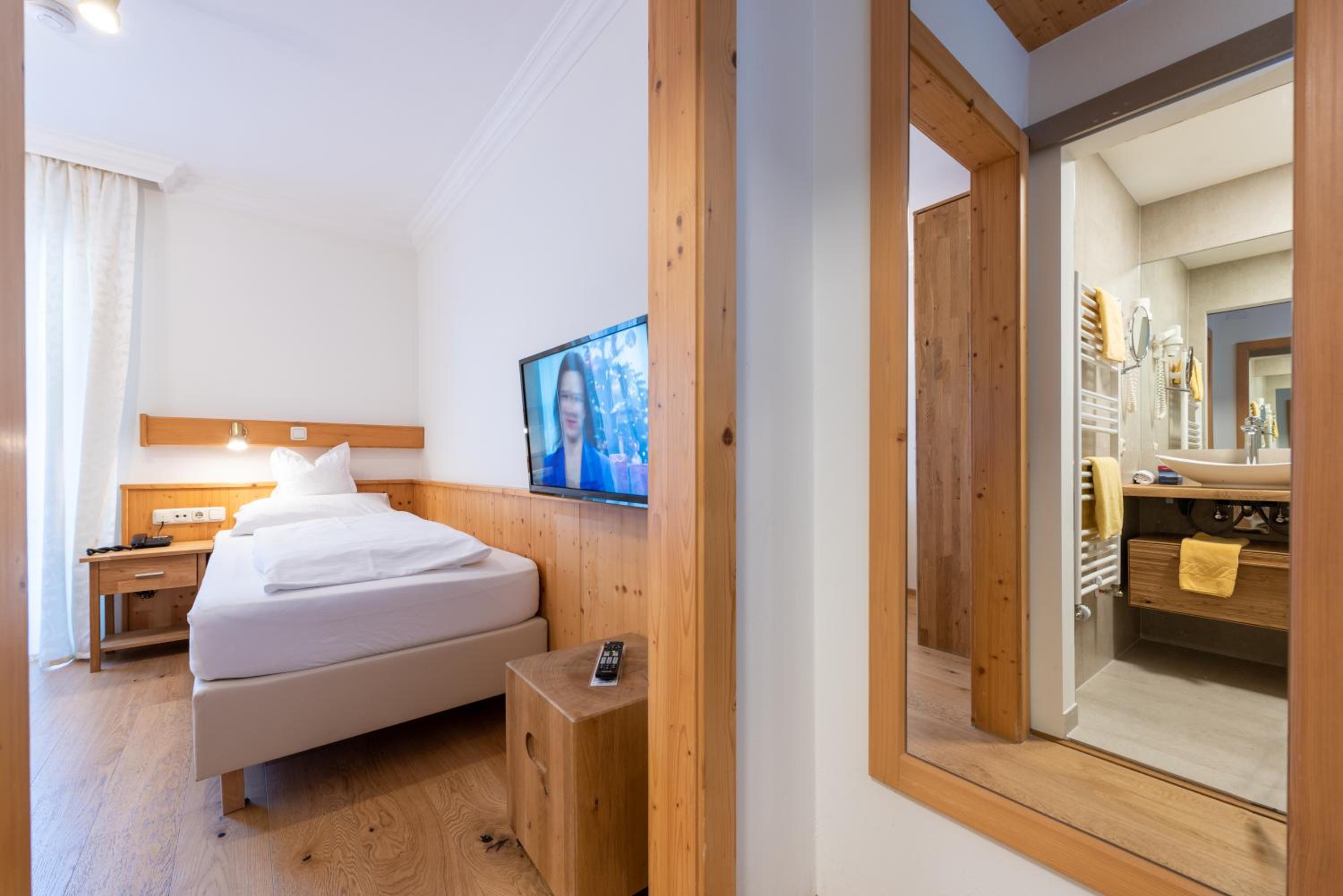 Single Room photo 3