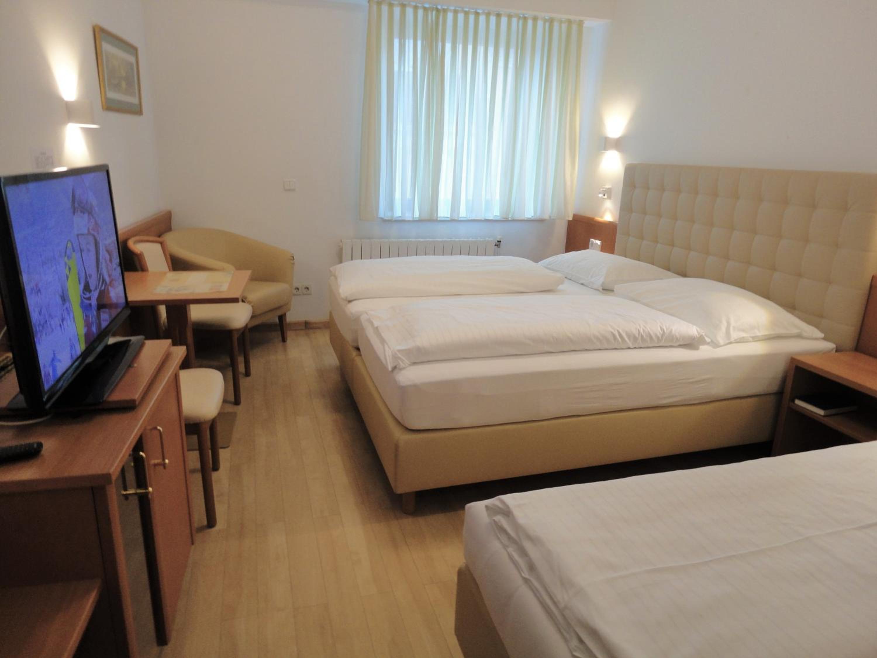 Triple Room - Photo 10