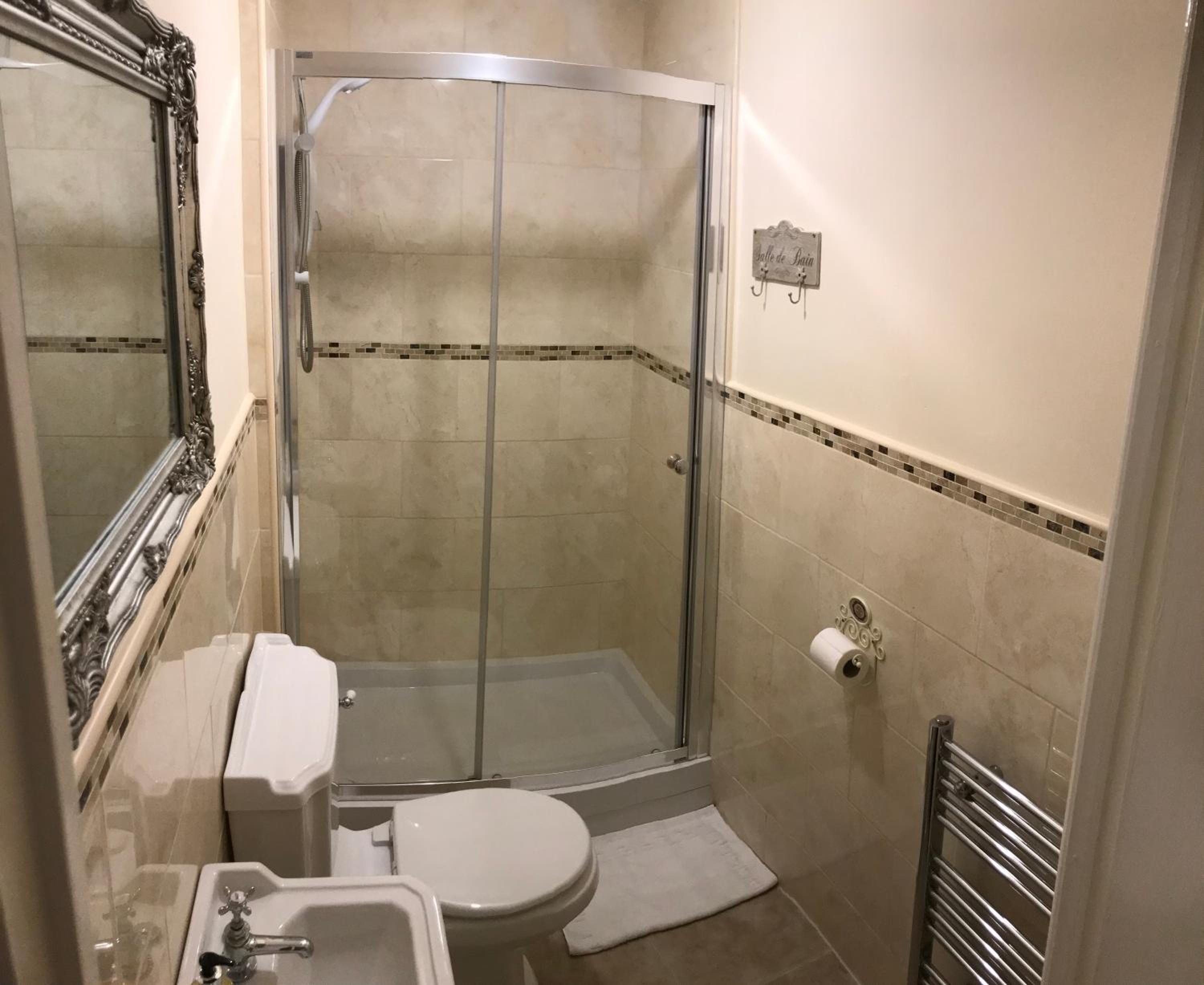 Large Twin Room - Ground Floor - Photo 4