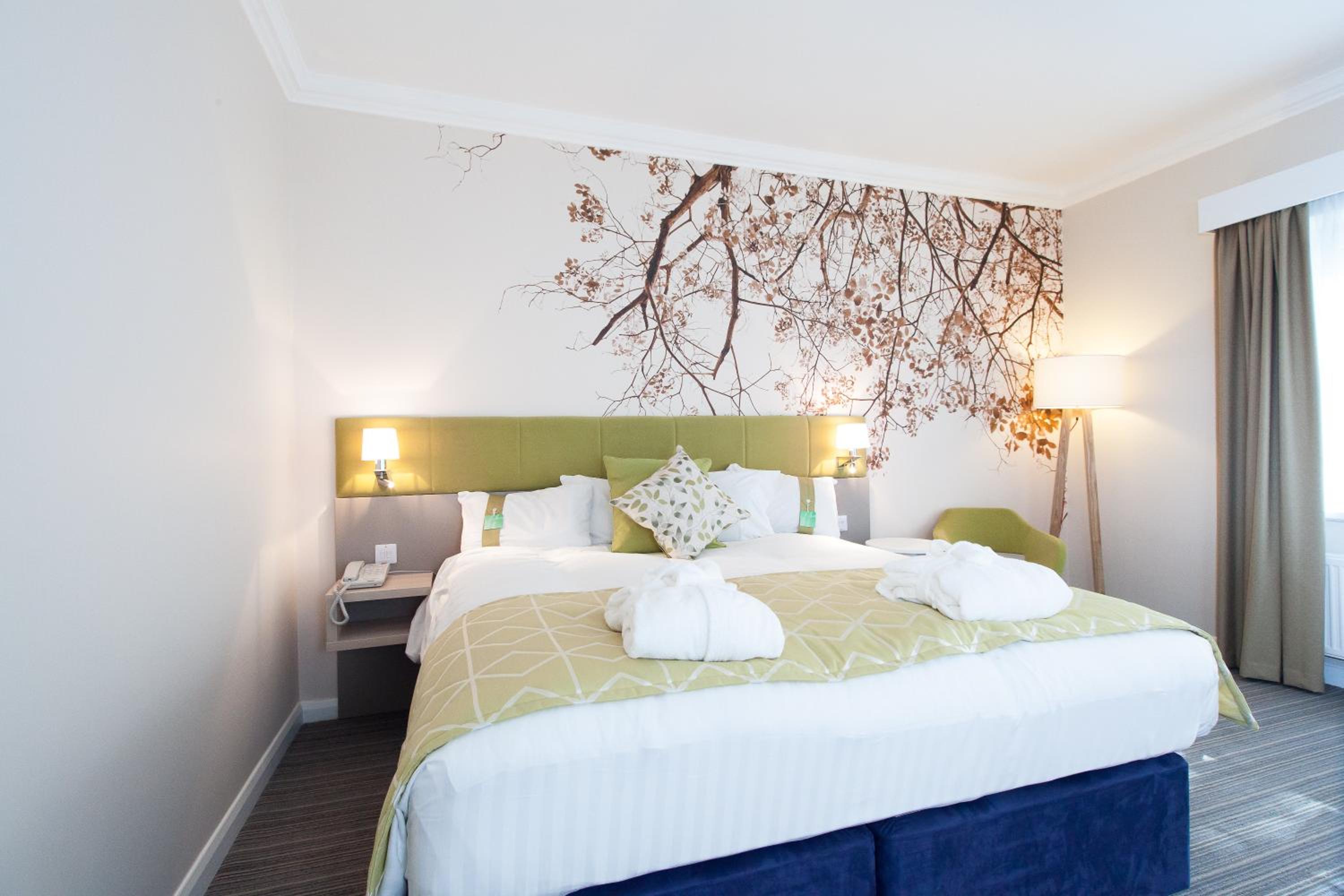 King Room - Non-Smoking - Photo 12