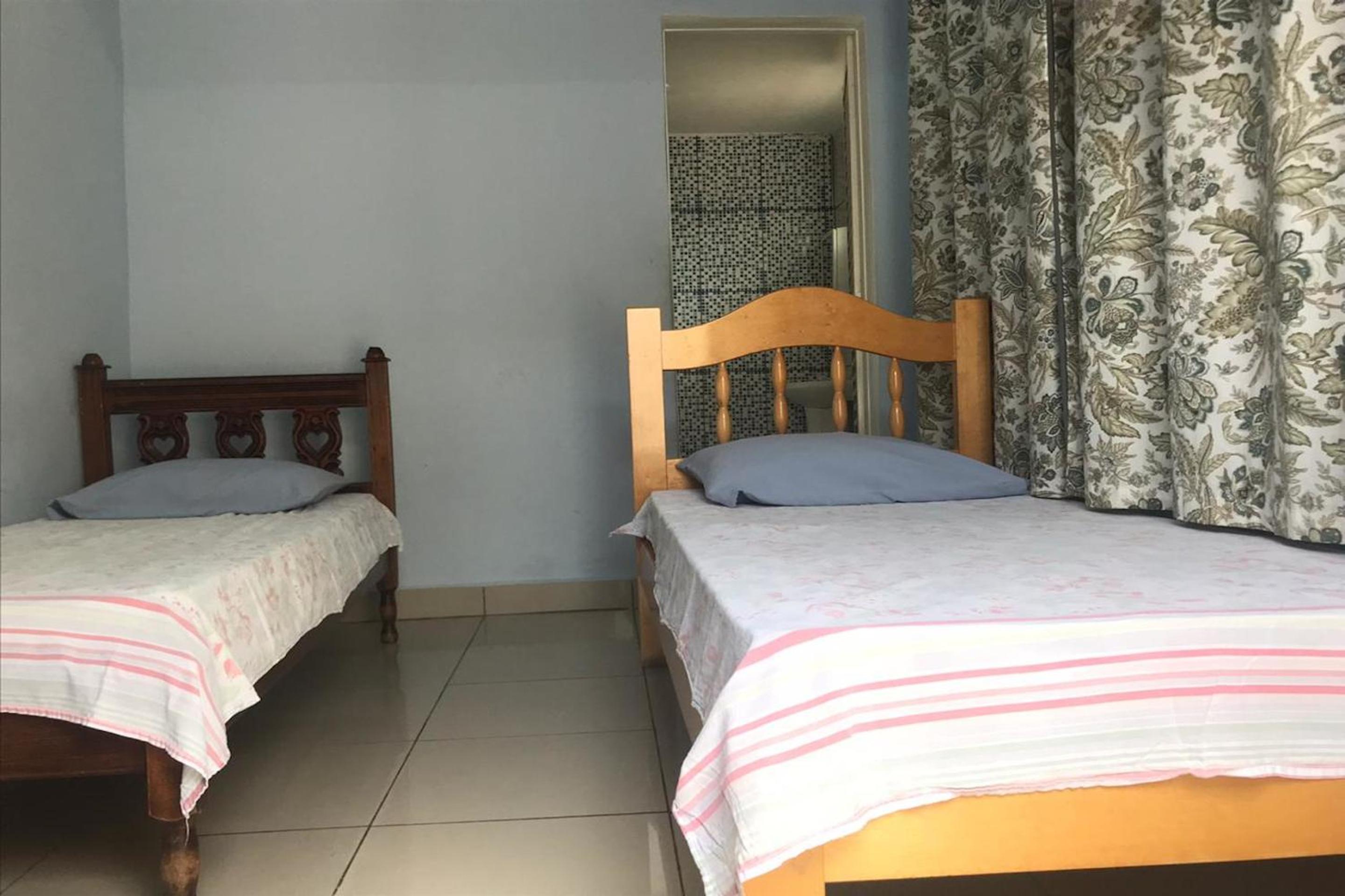 Twin Room - Photo 5