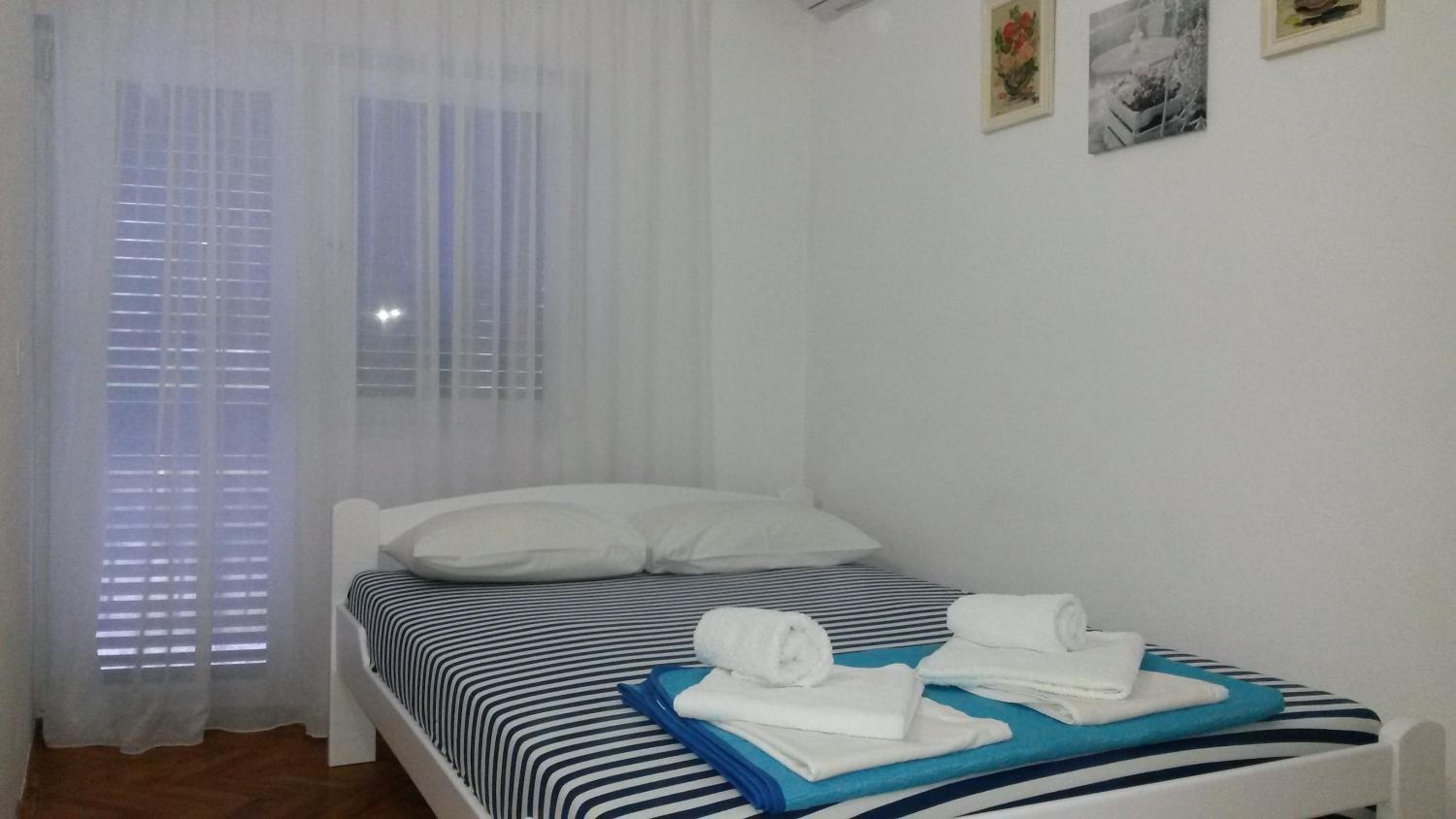 Apartment with Mountain View photo 2