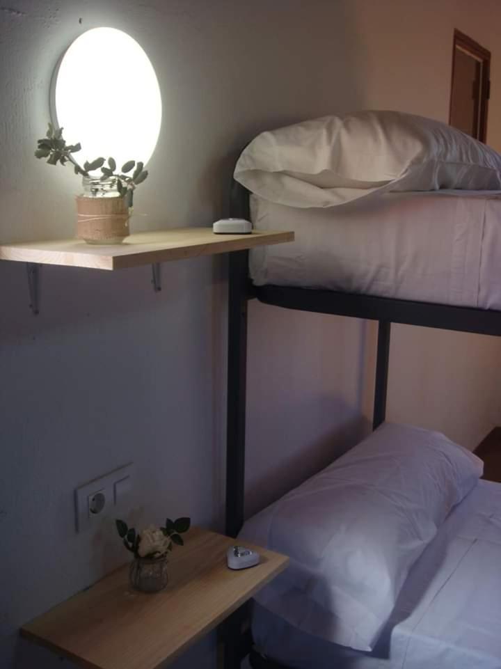 Bed in 10-Bed Mixed Dormitory Room photo 3