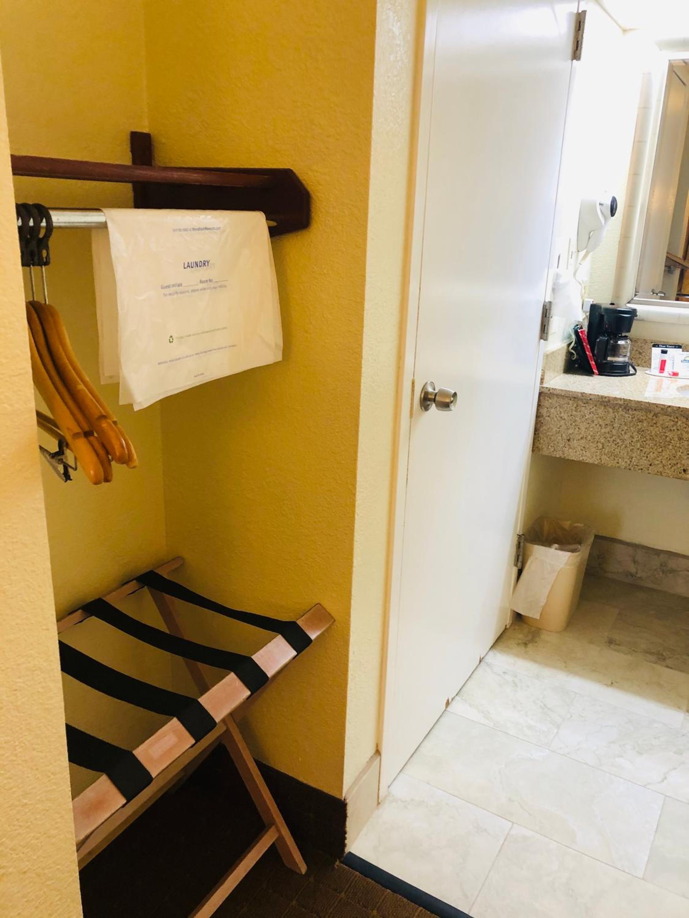 King Room, Disability Access - Non-Smoking - Photo 5