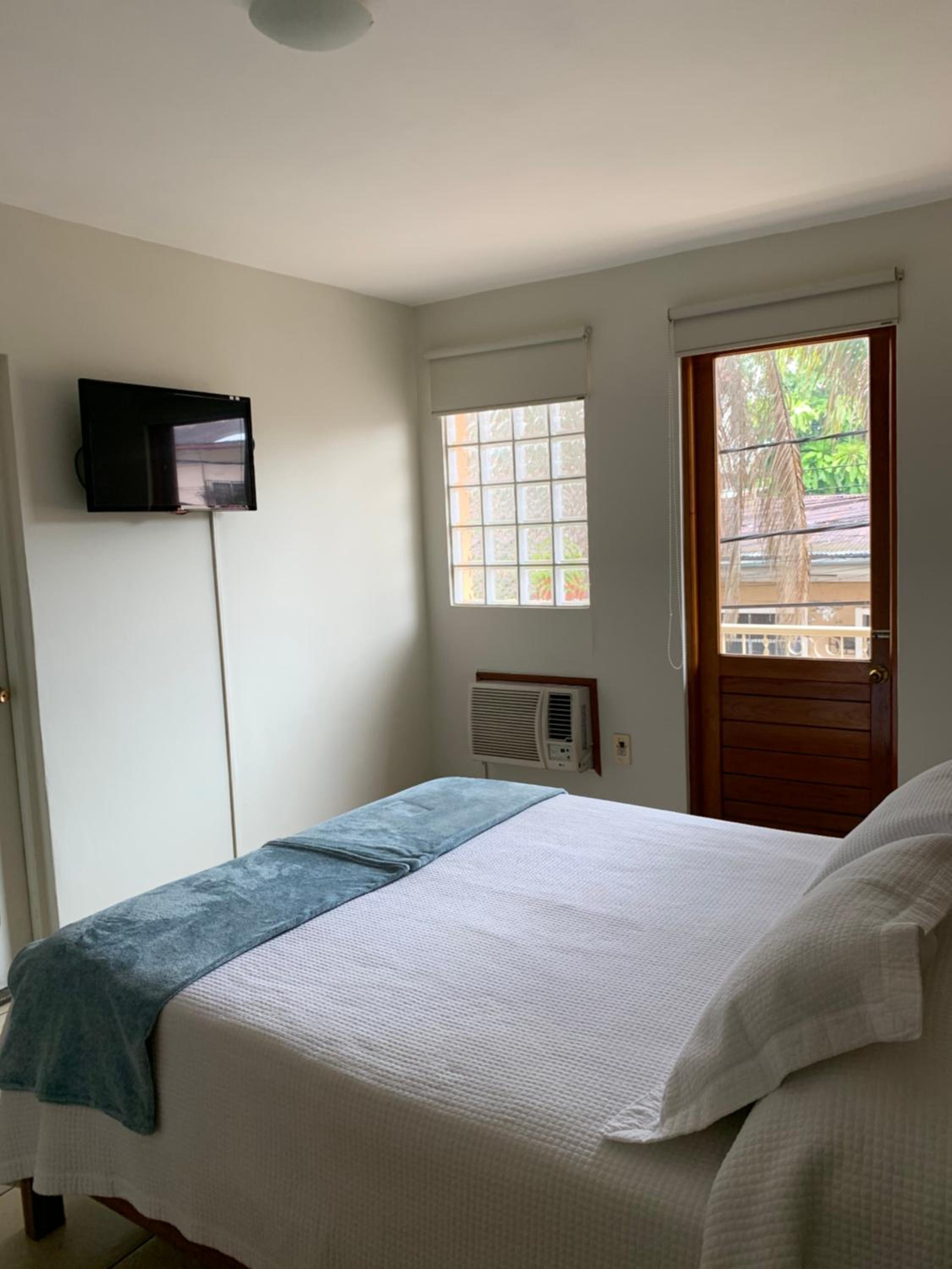 Double Room - Photo 14