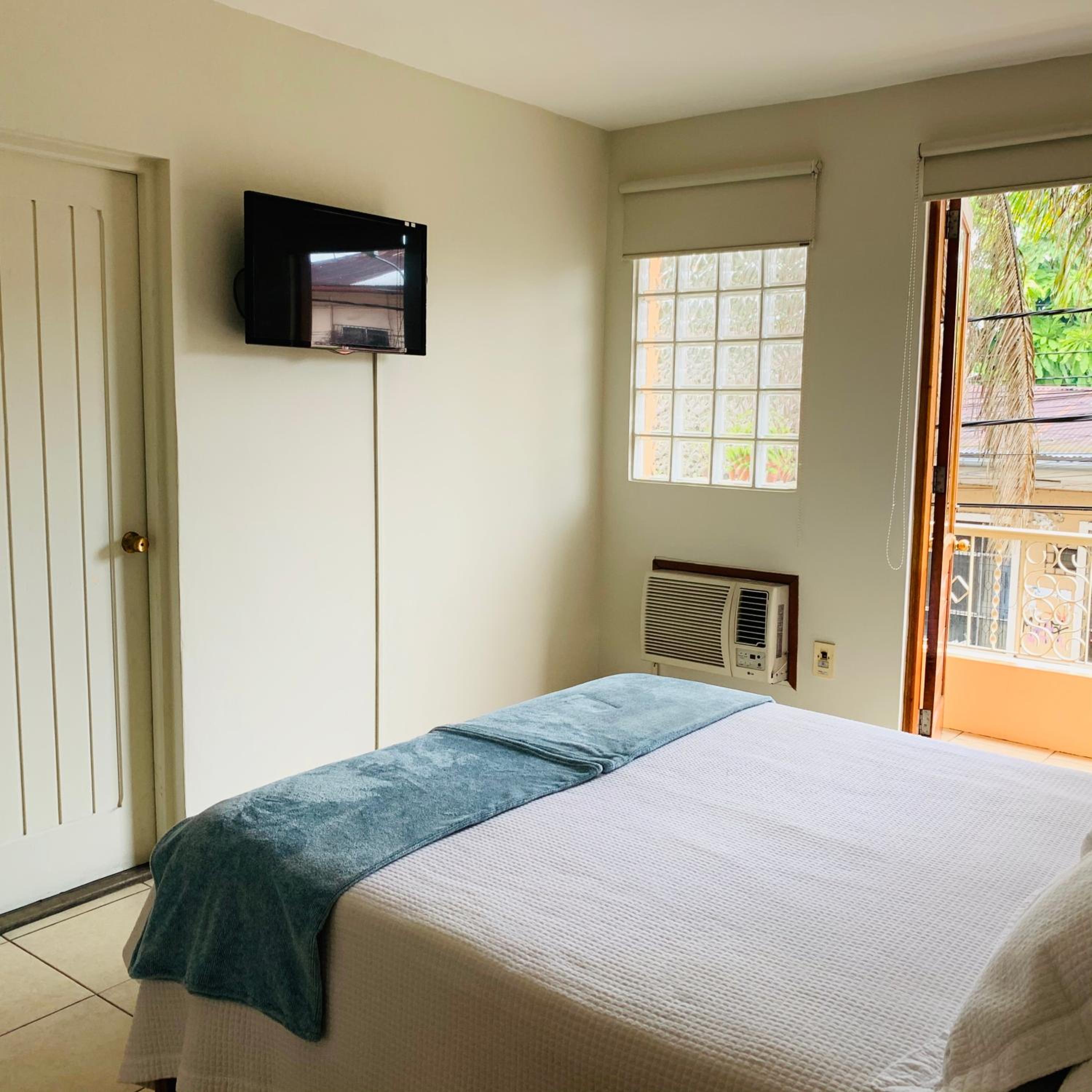 Double Room - Photo 16