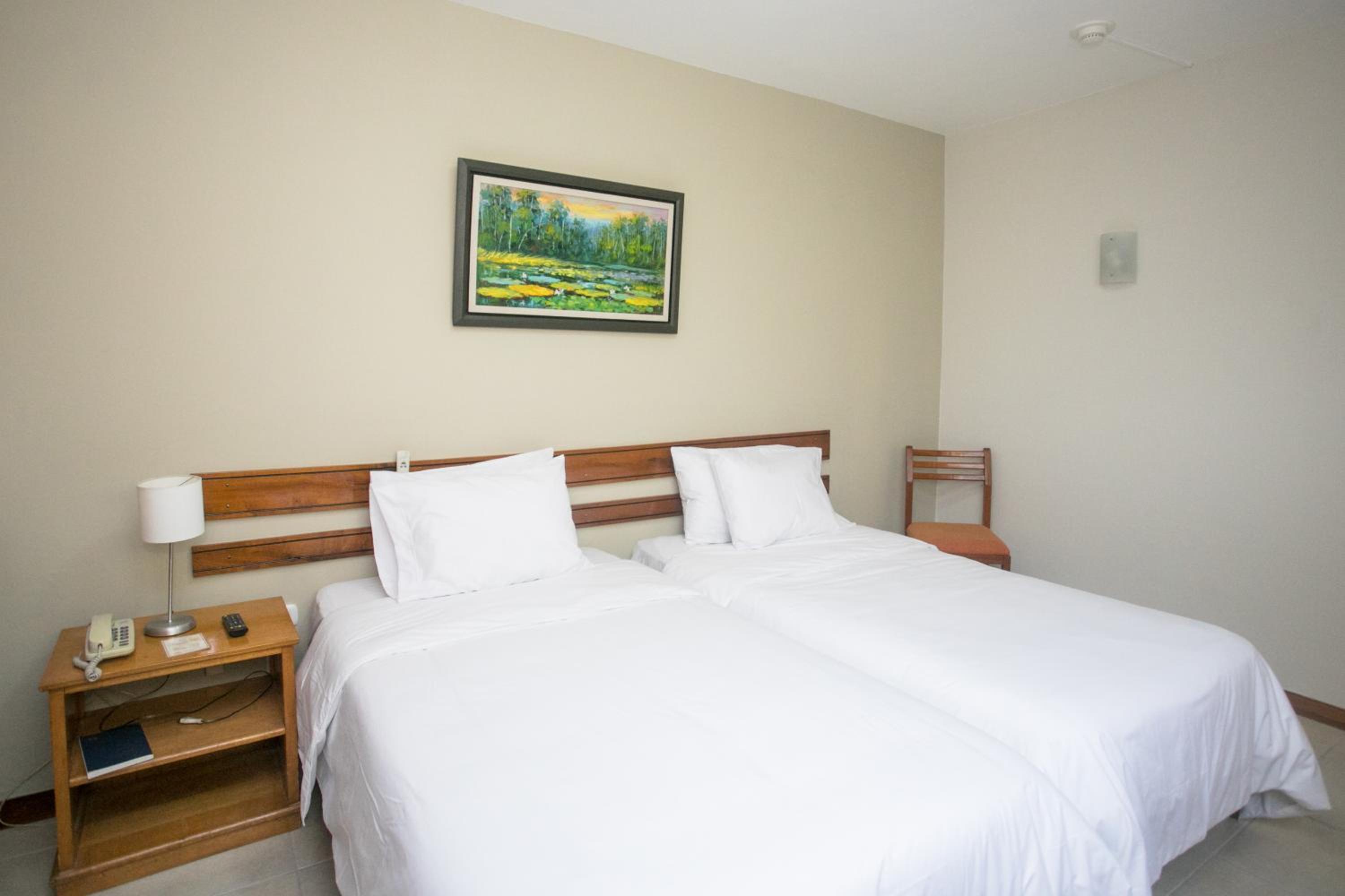 Twin Room - Photo 1