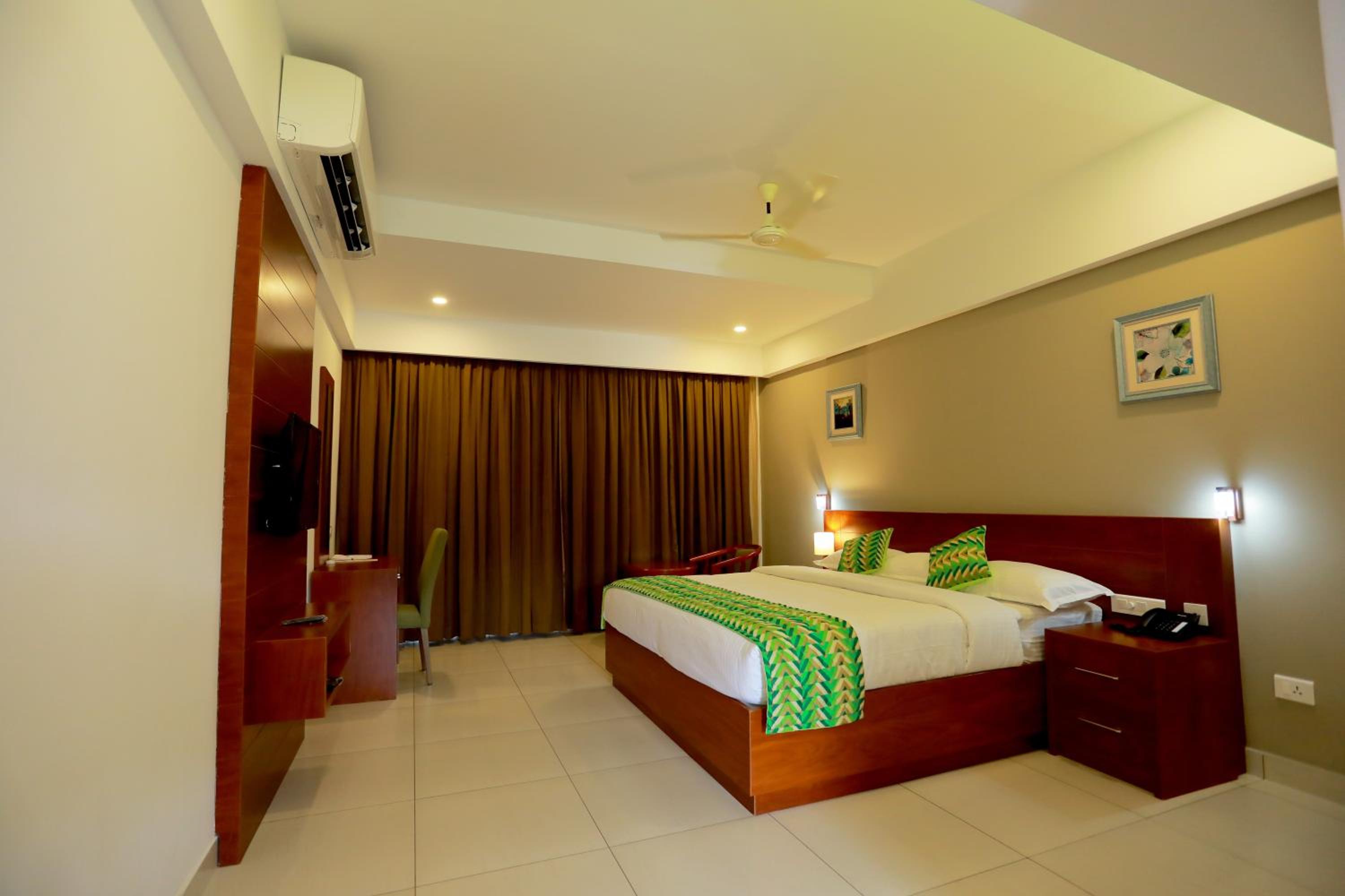 Deluxe Double Room with Bath photo 2