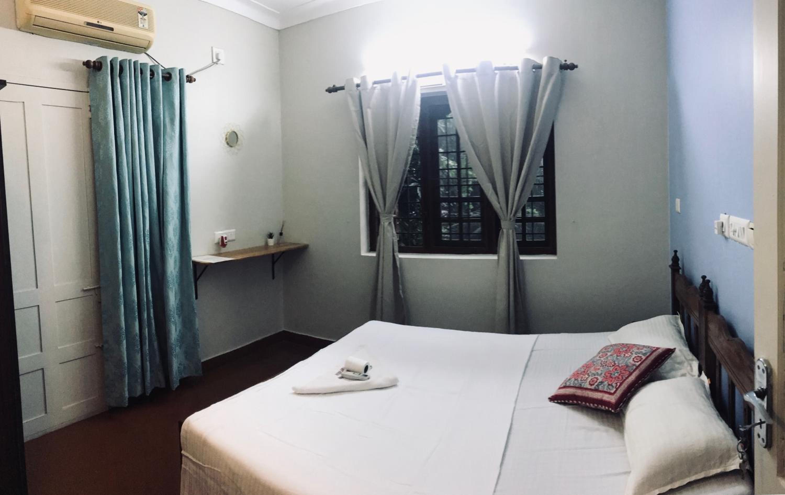 Standard Double Room with Fan photo 2