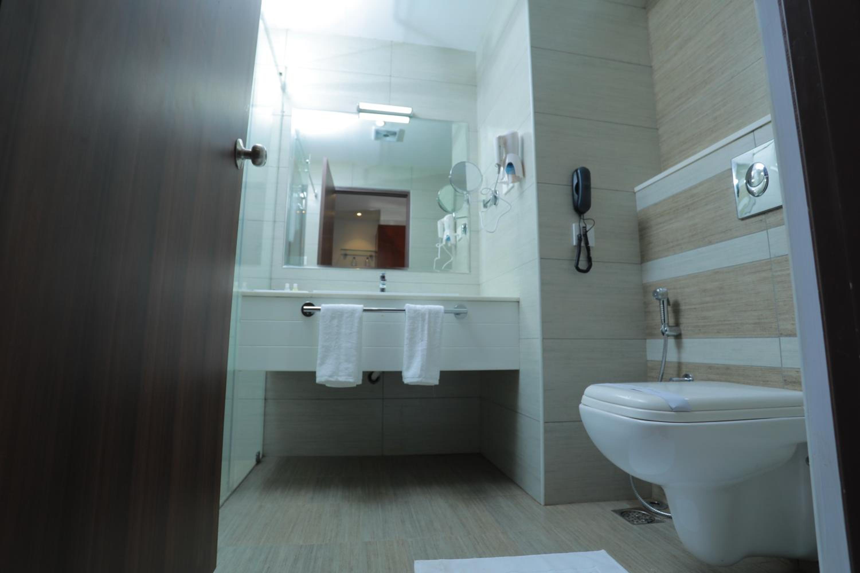 Deluxe Double Room with Bath photo 3