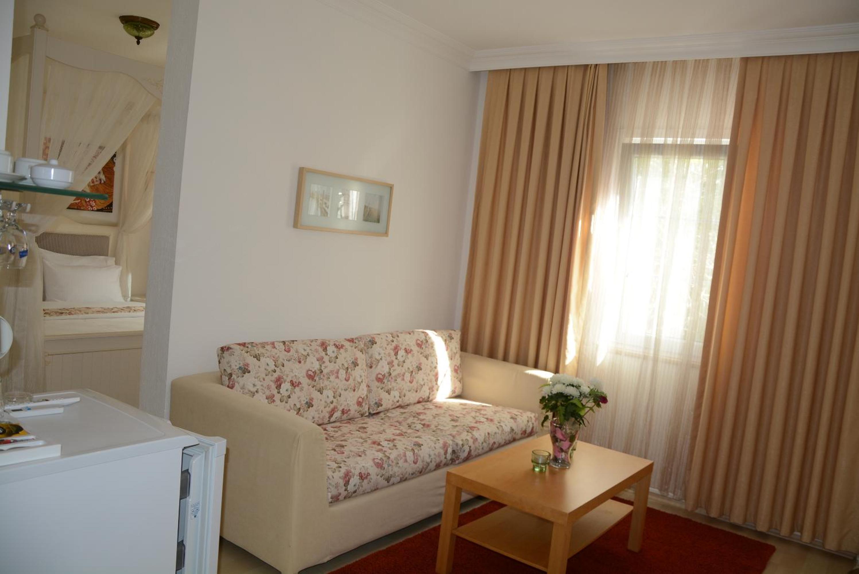 Suite with Balcony photo 1