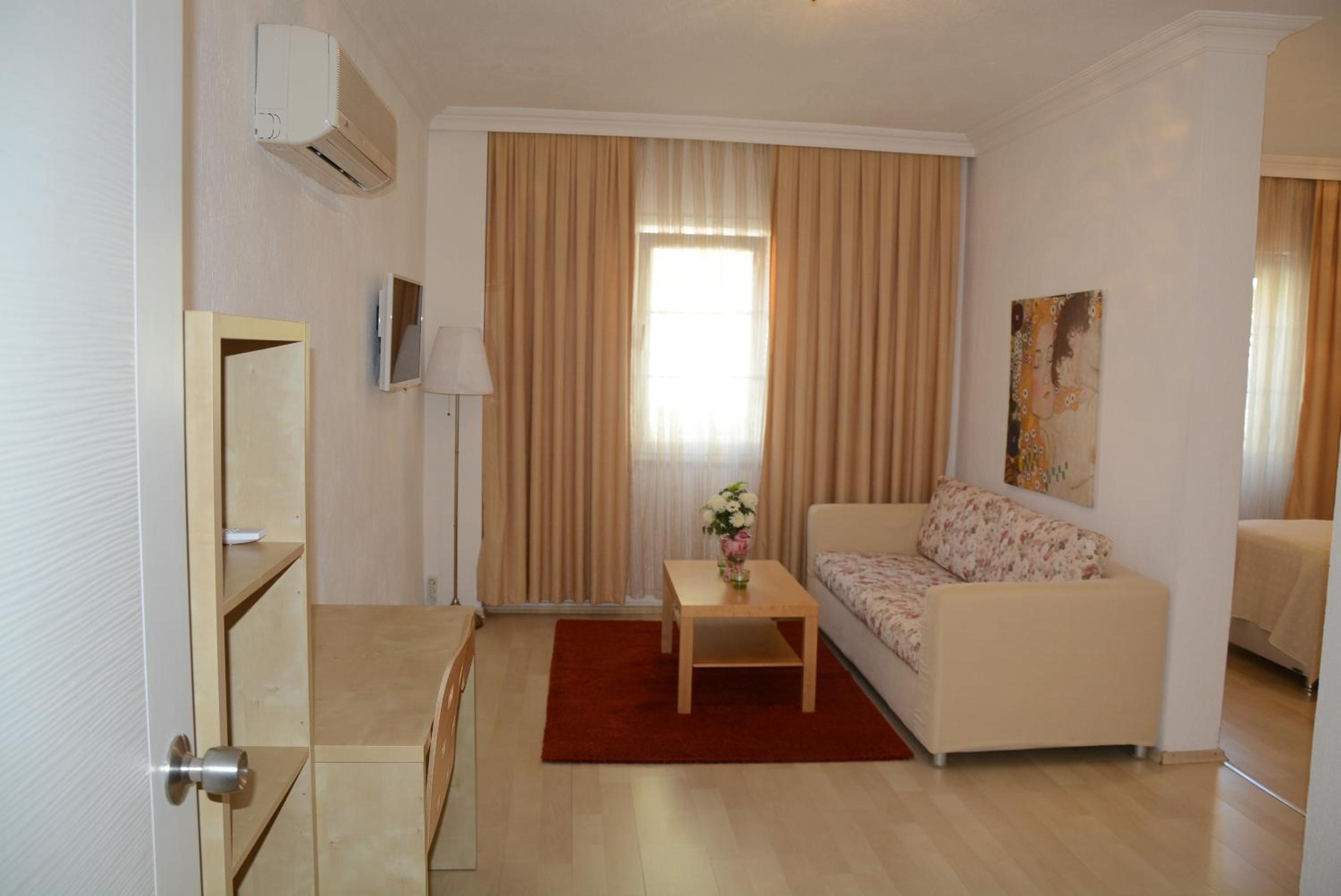 Suite with Balcony photo 3