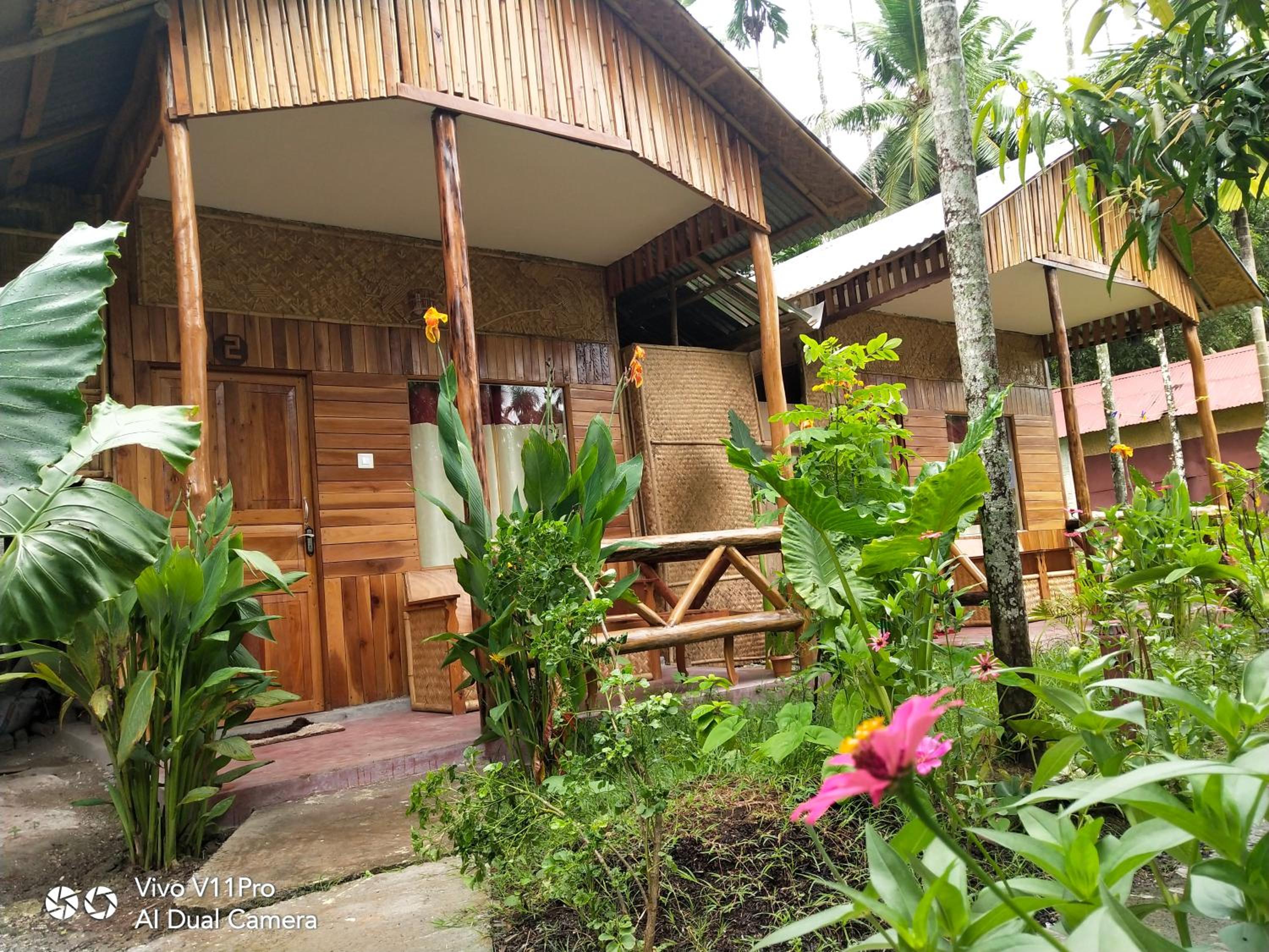 Deluxe Double Room with Balcony - Photo 15