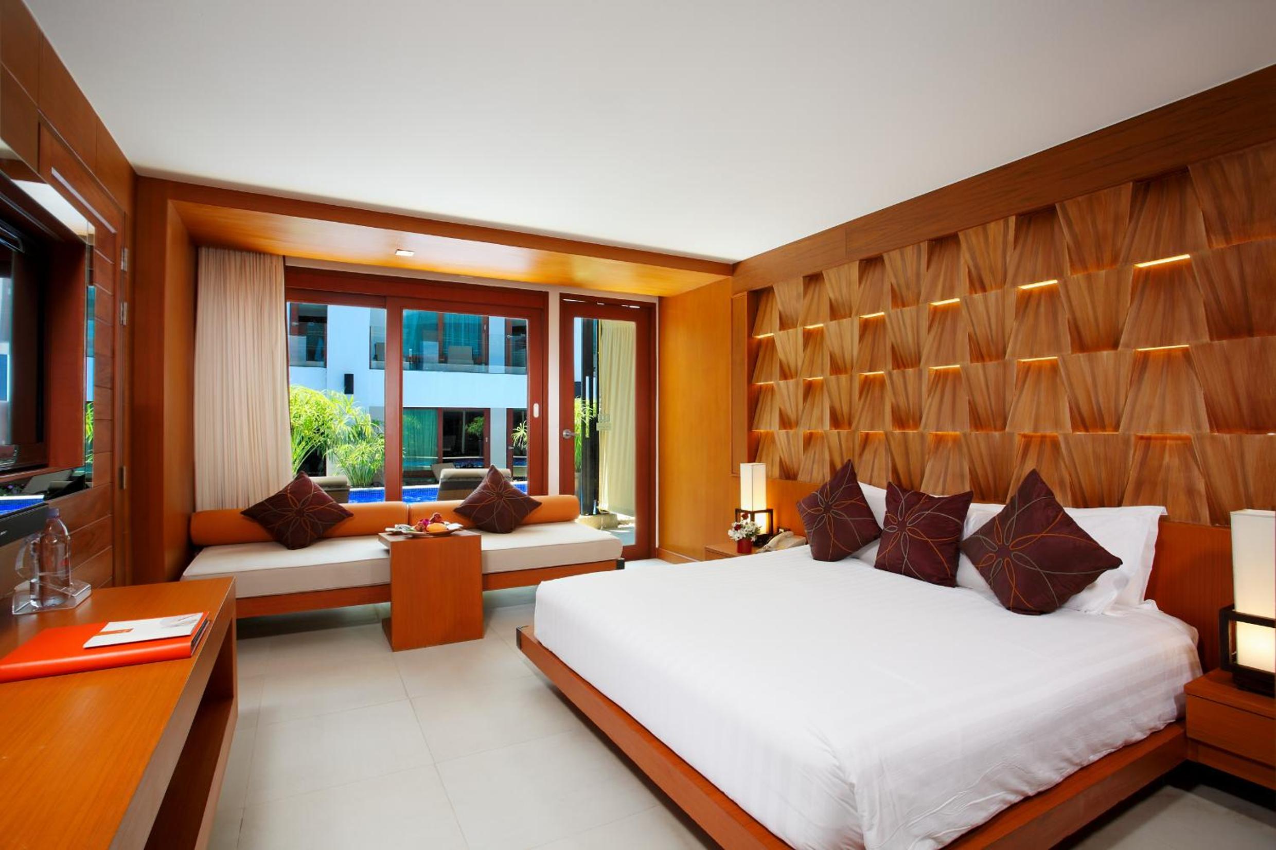 Deluxe Double Room Pool Access with Daily Complimentary Mini-bar - Photo 7