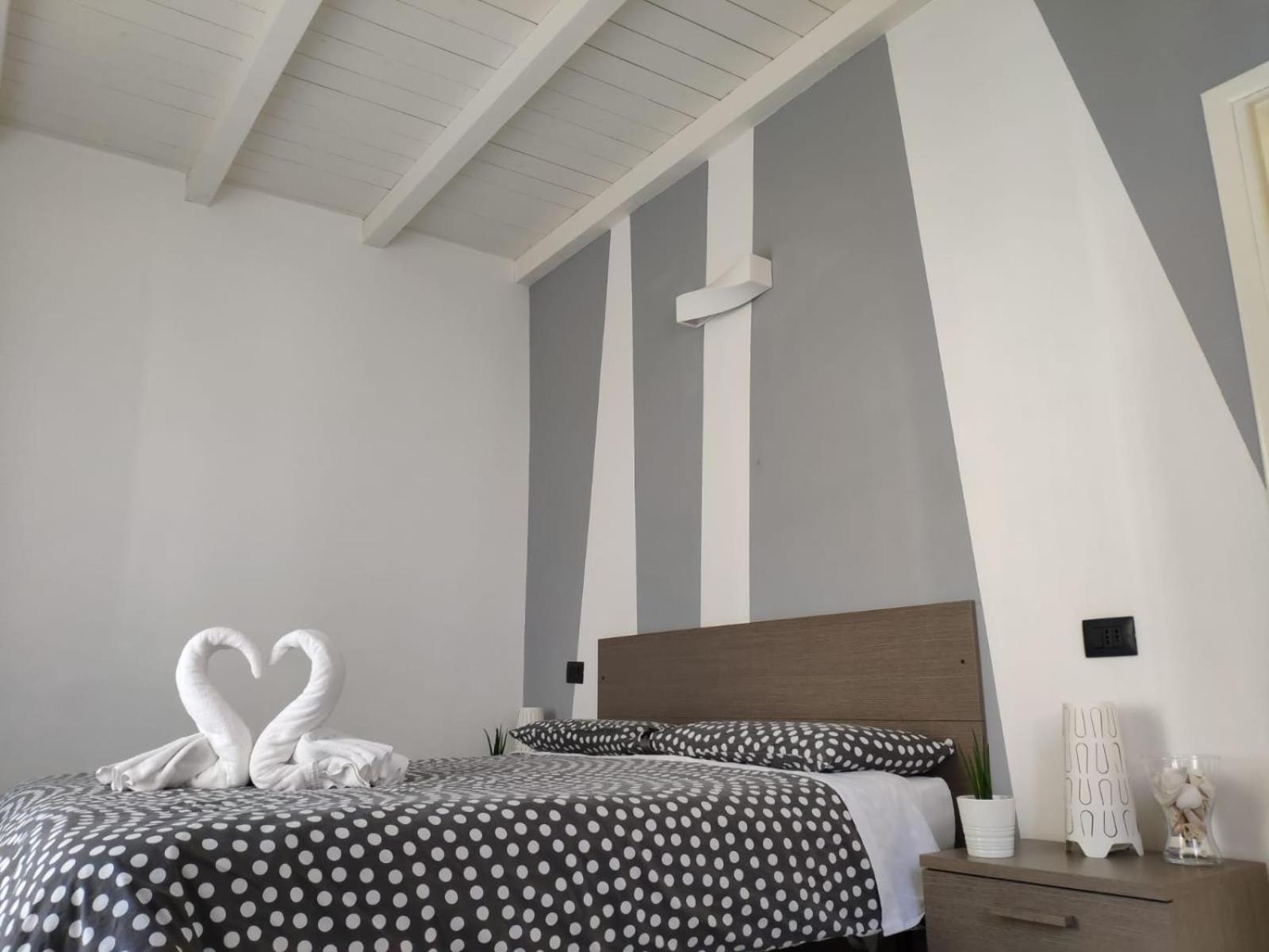 Double Room with separated private bathroom - Photo 5