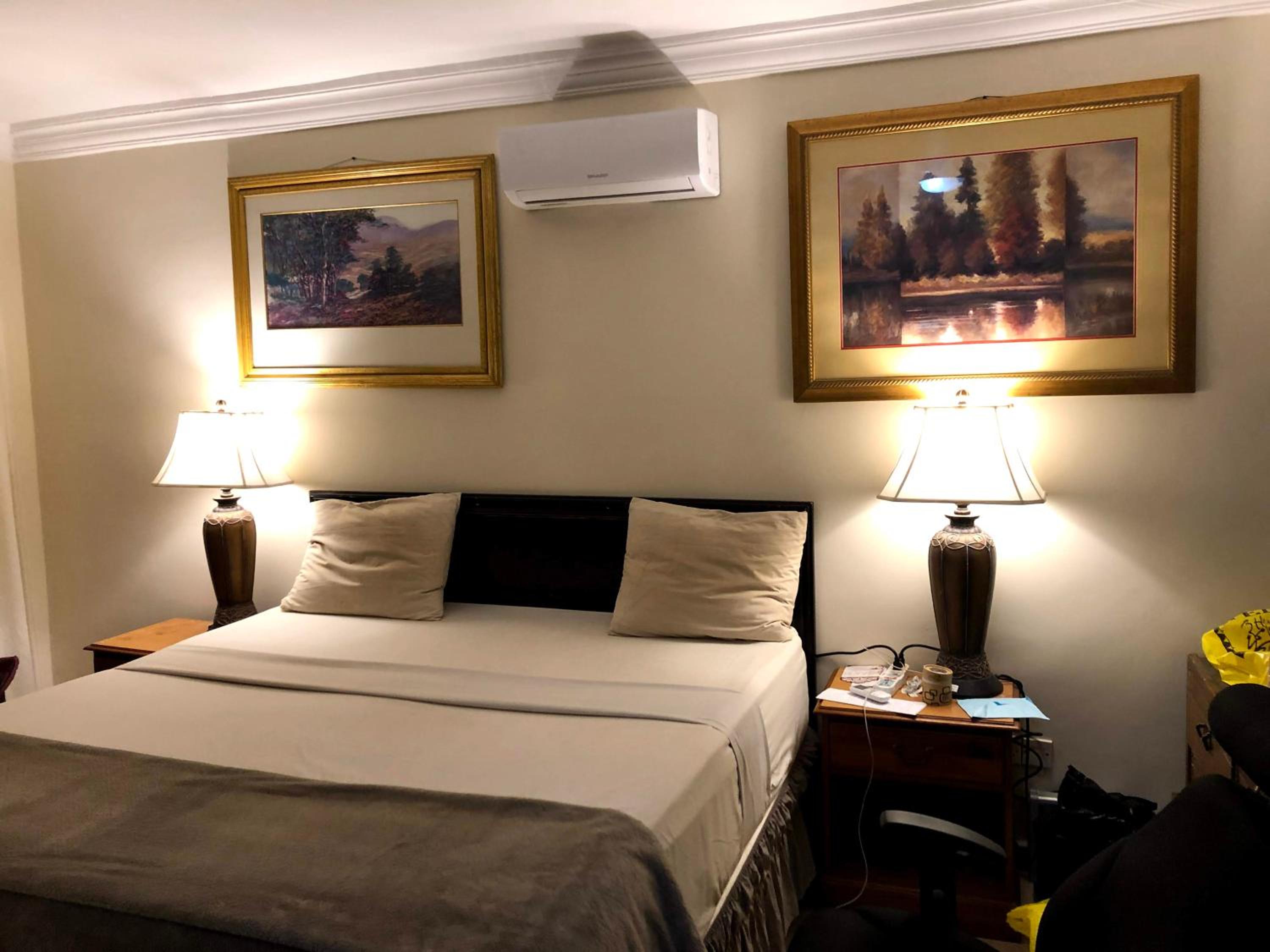 Deluxe King Suite
