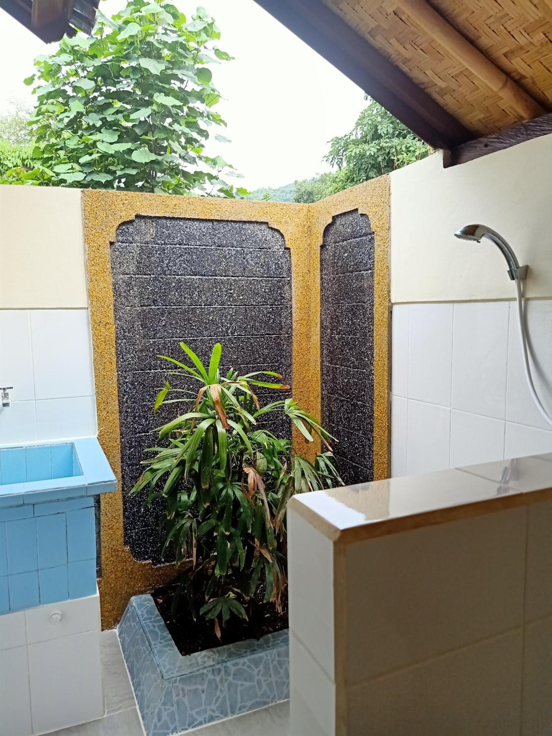 Deluxe Double or Twin Room with Sea View photo 3
