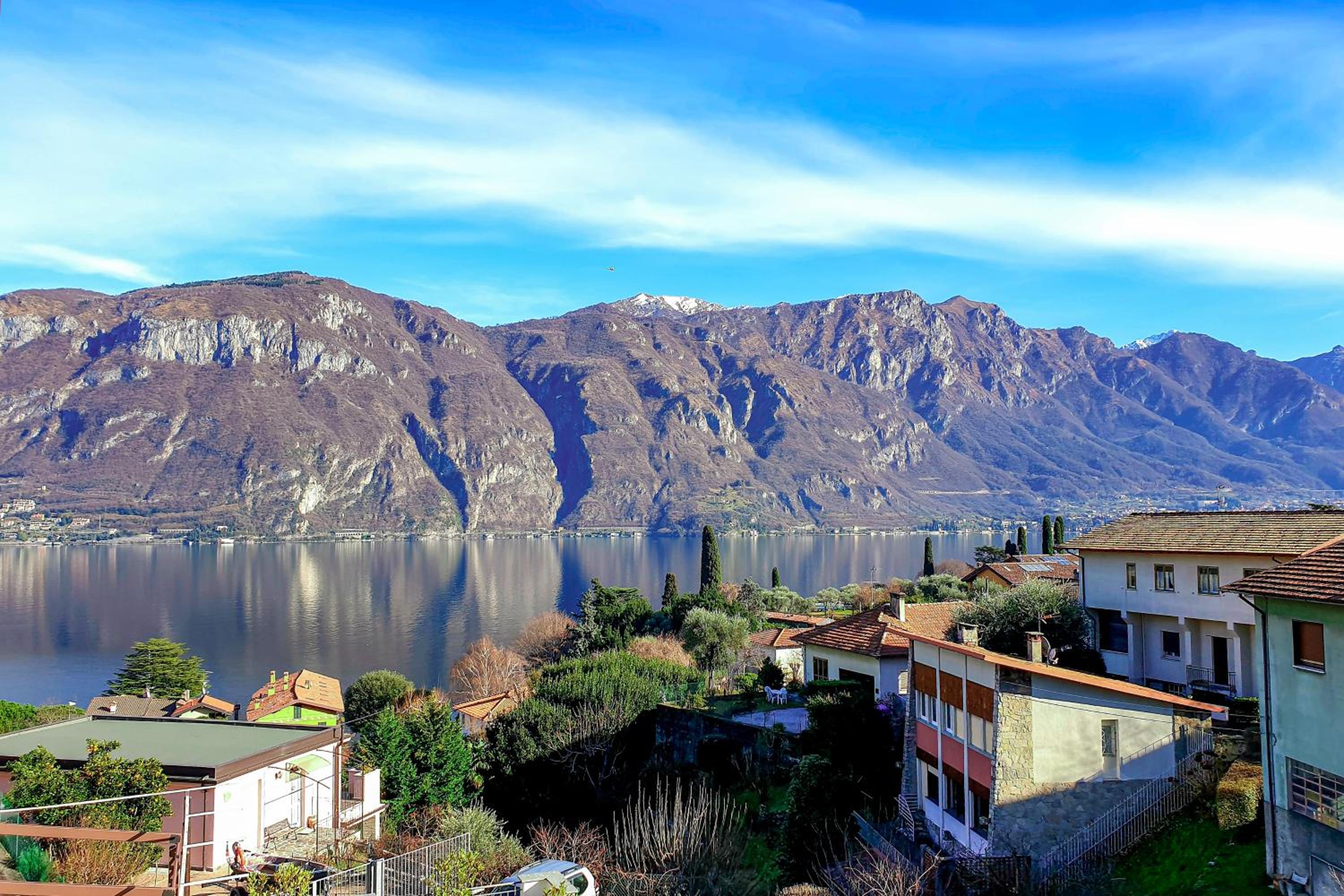 Apartment with Lake View - Photo 25