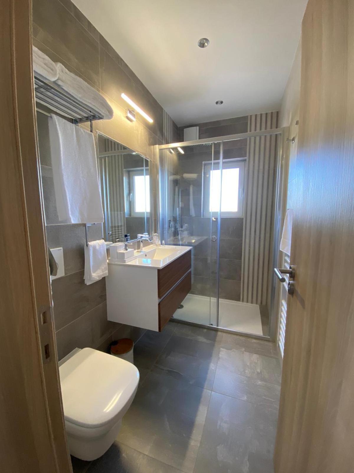 King Suite with Balcony photo 2