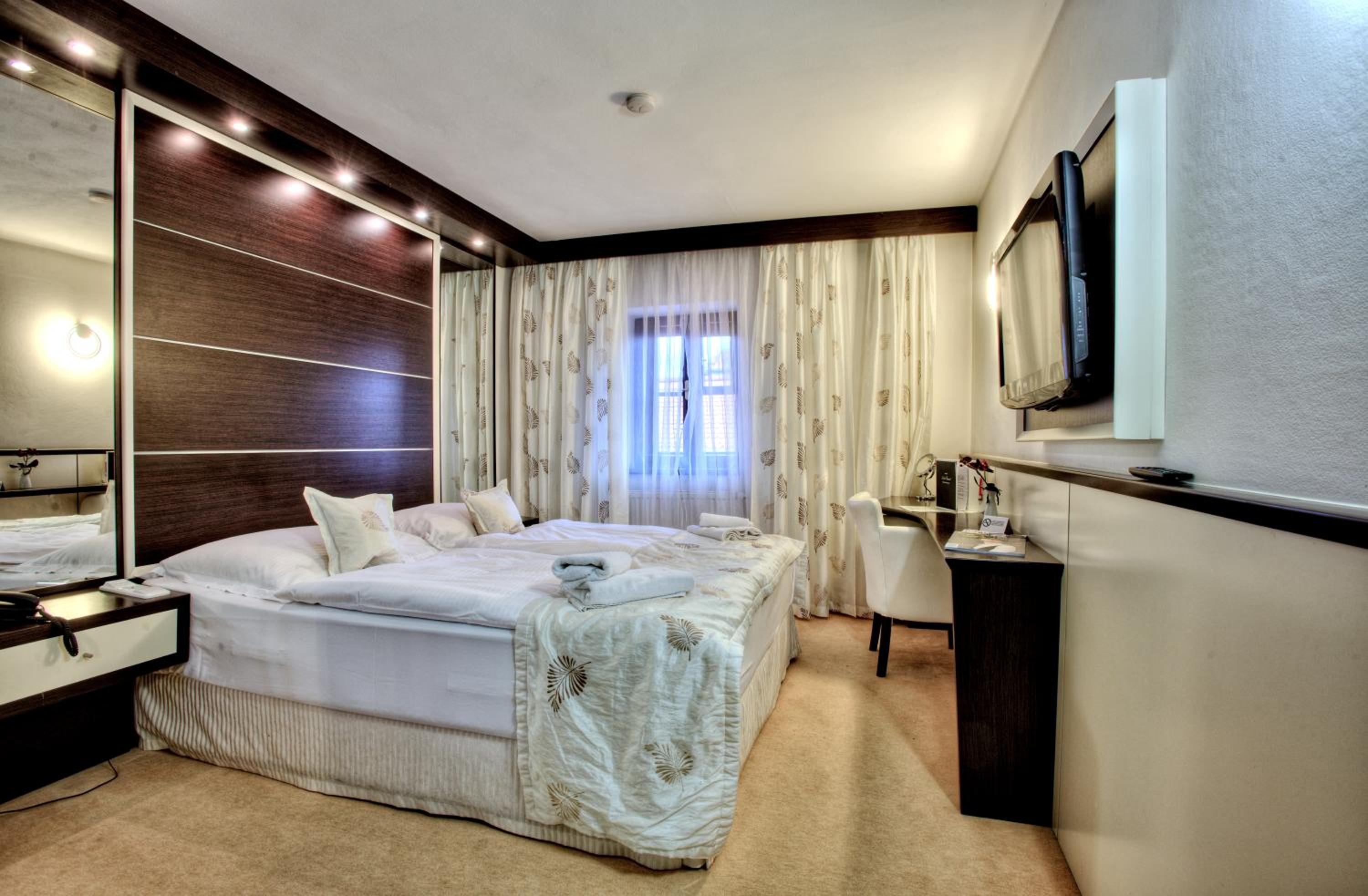 Double Room - Photo 3
