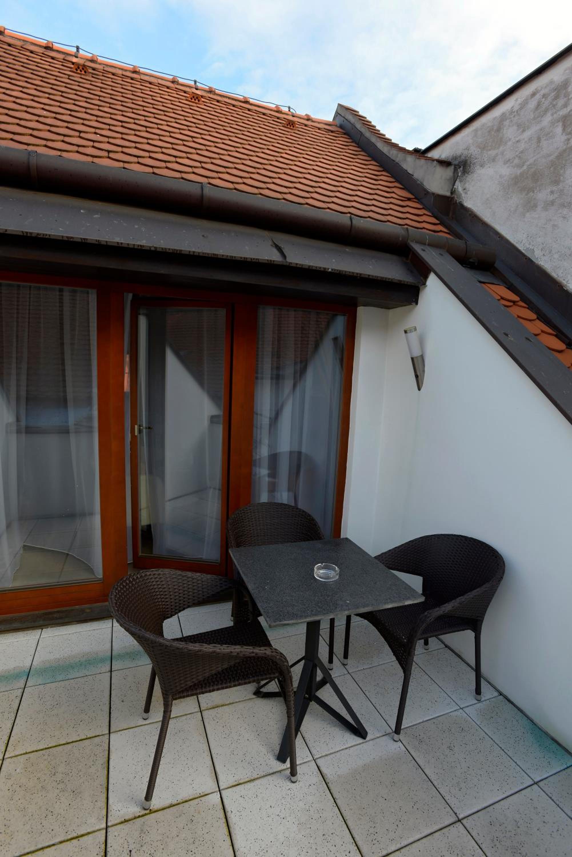 Deluxe Double Room - Photo 3