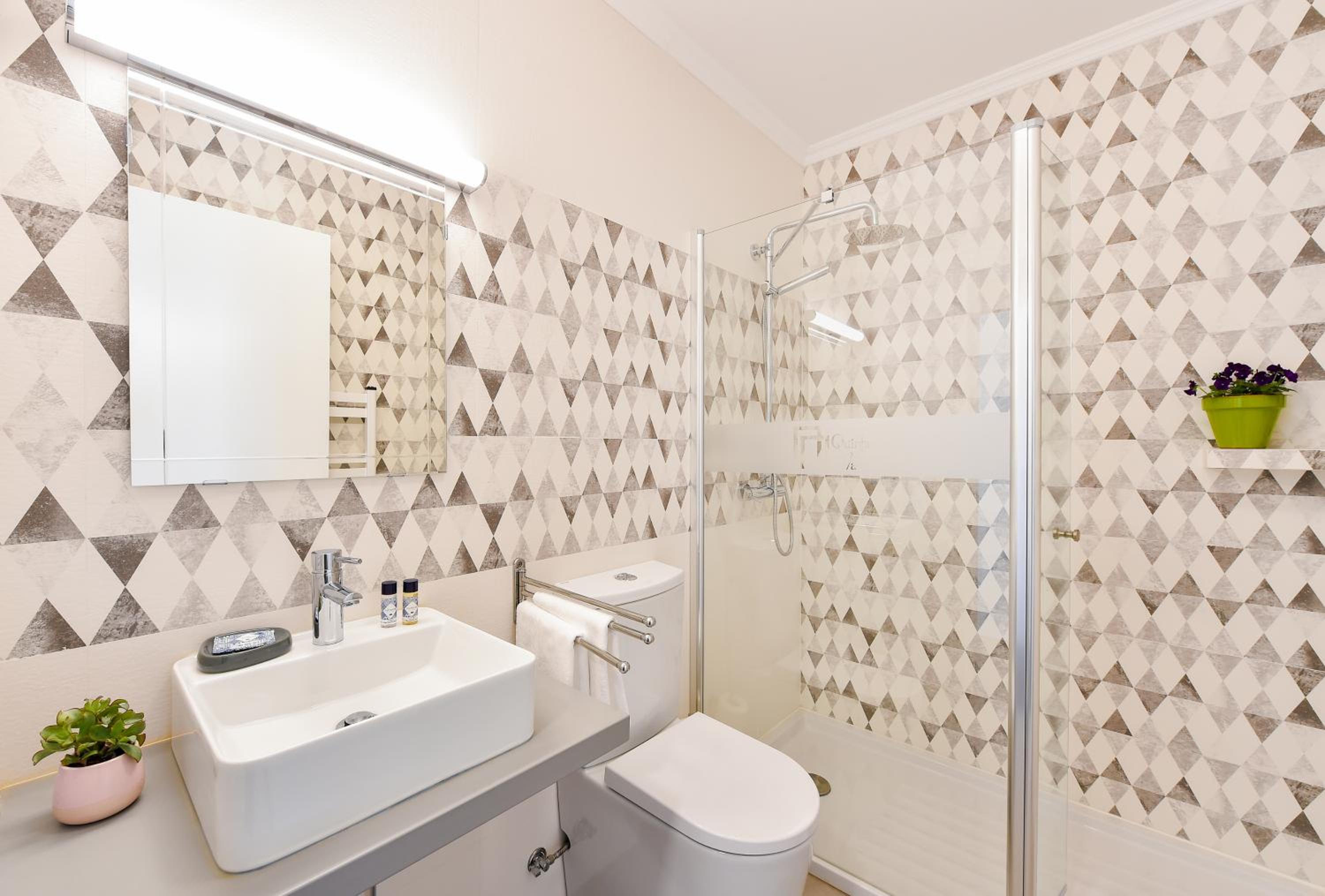Deluxe Double Room with Balcony photo 2
