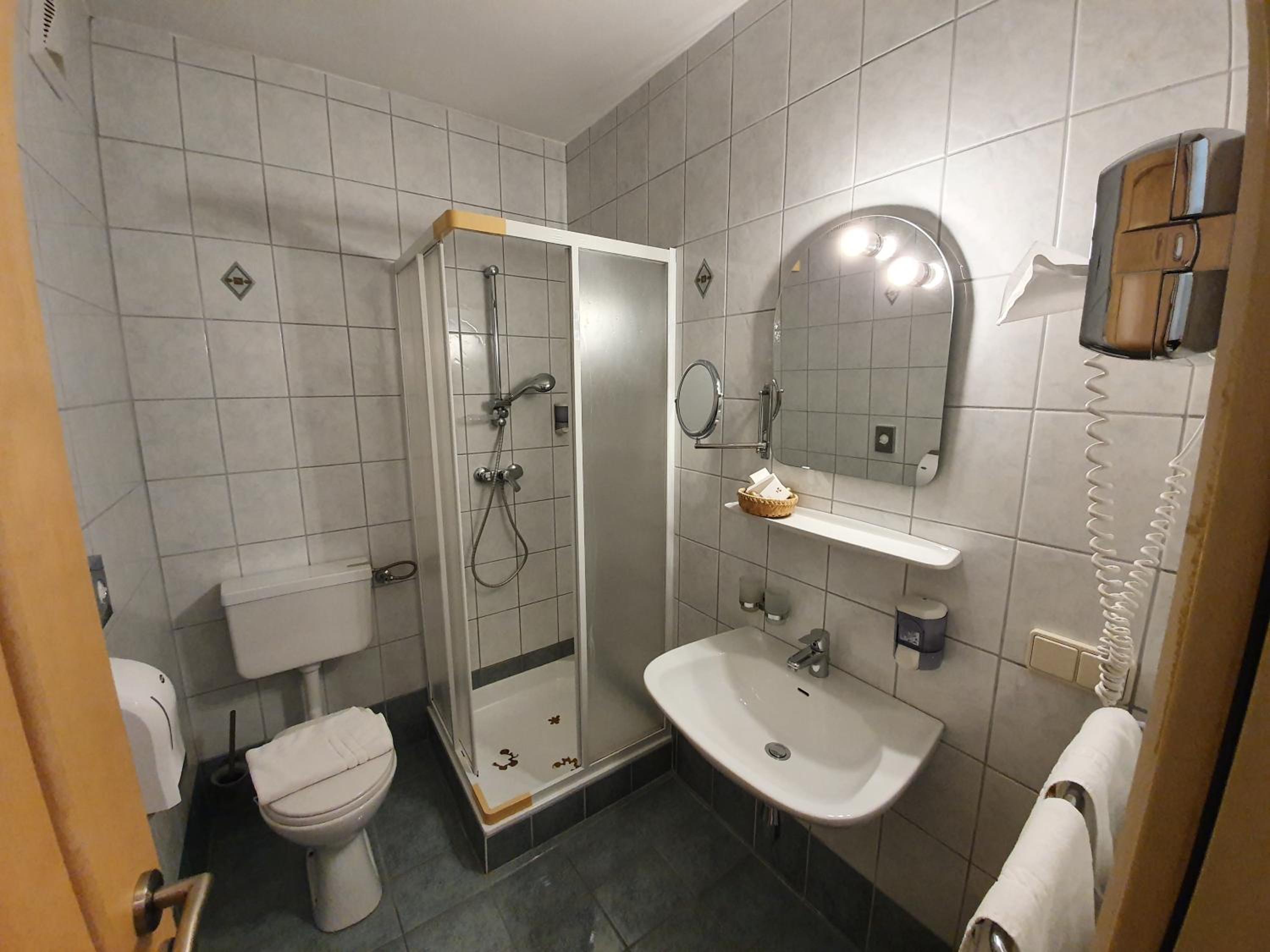 Family Room (2 Adults + 2 Children) - Photo 6