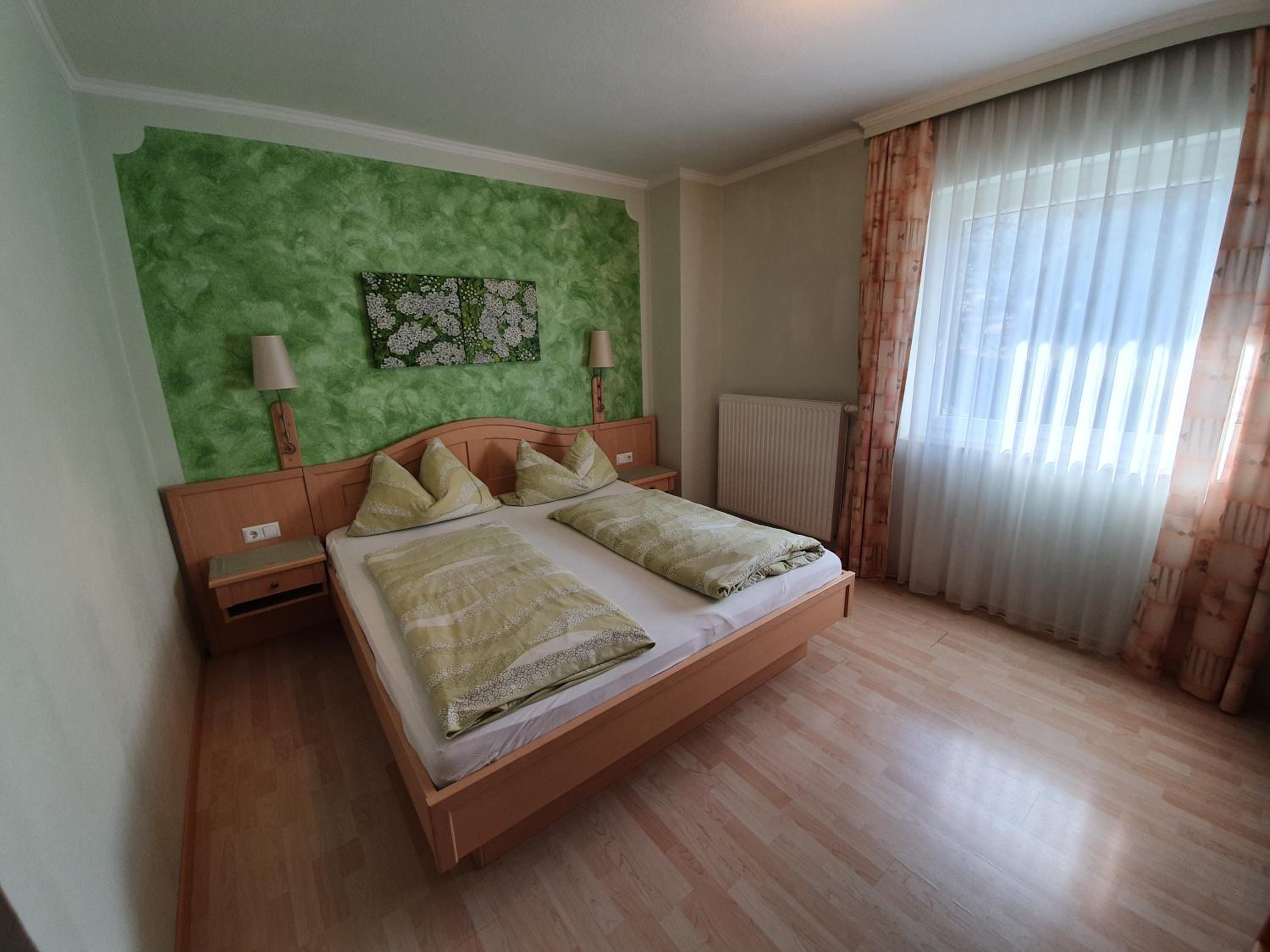 Family Room (2 Adults + 2 Children) - Photo 3