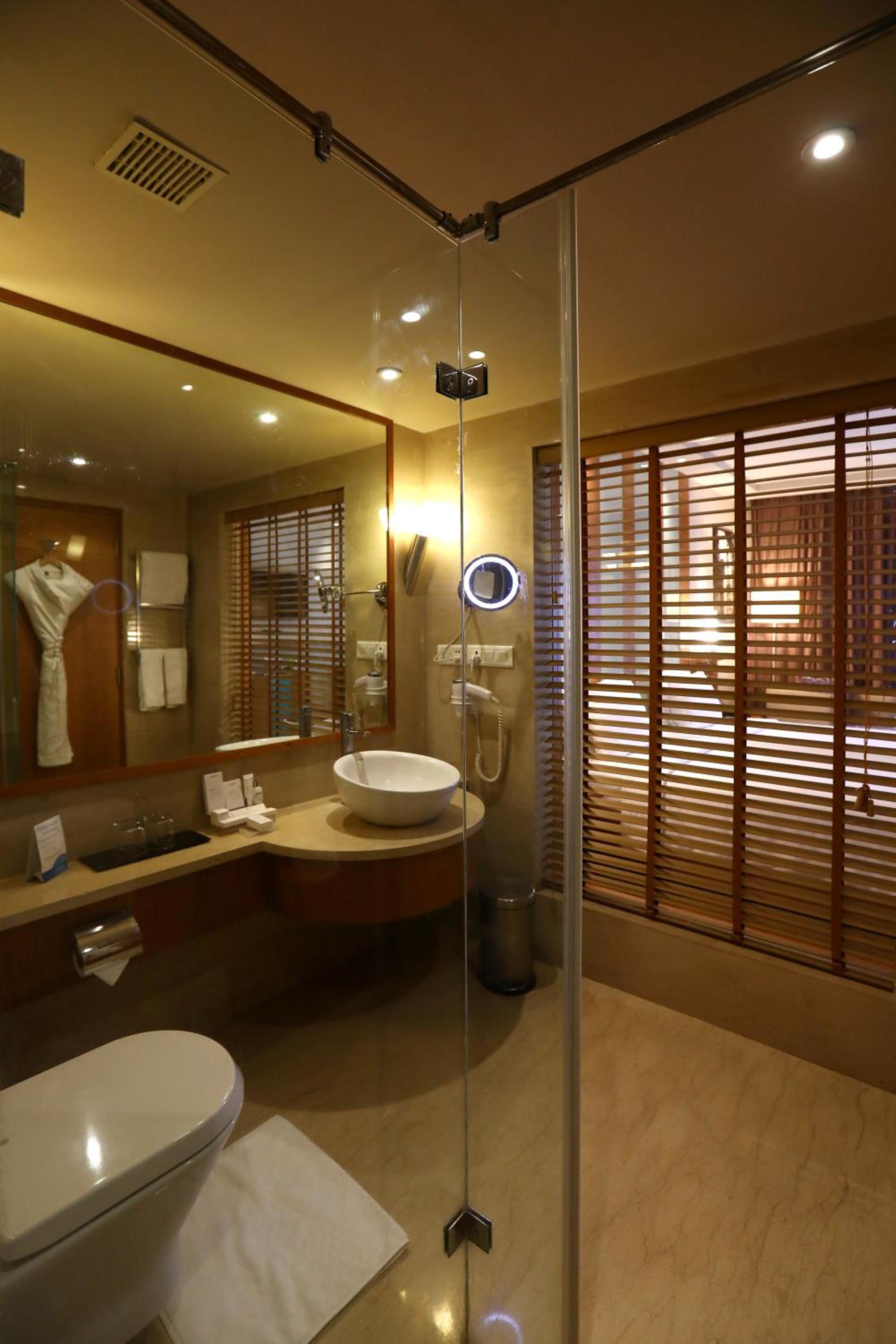 Superior Double or Twin Room - Photo 13