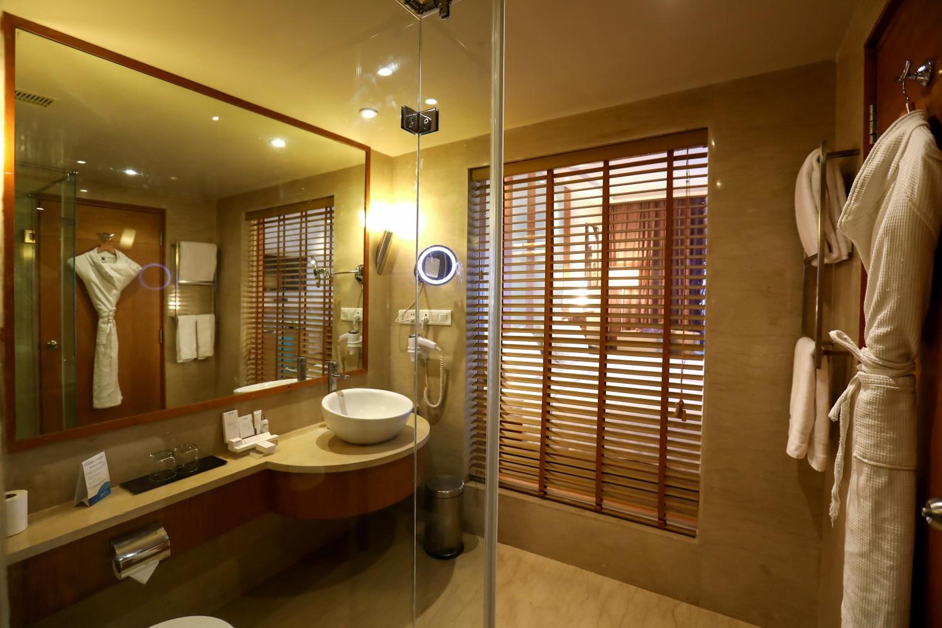Superior Double or Twin Room - Photo 12