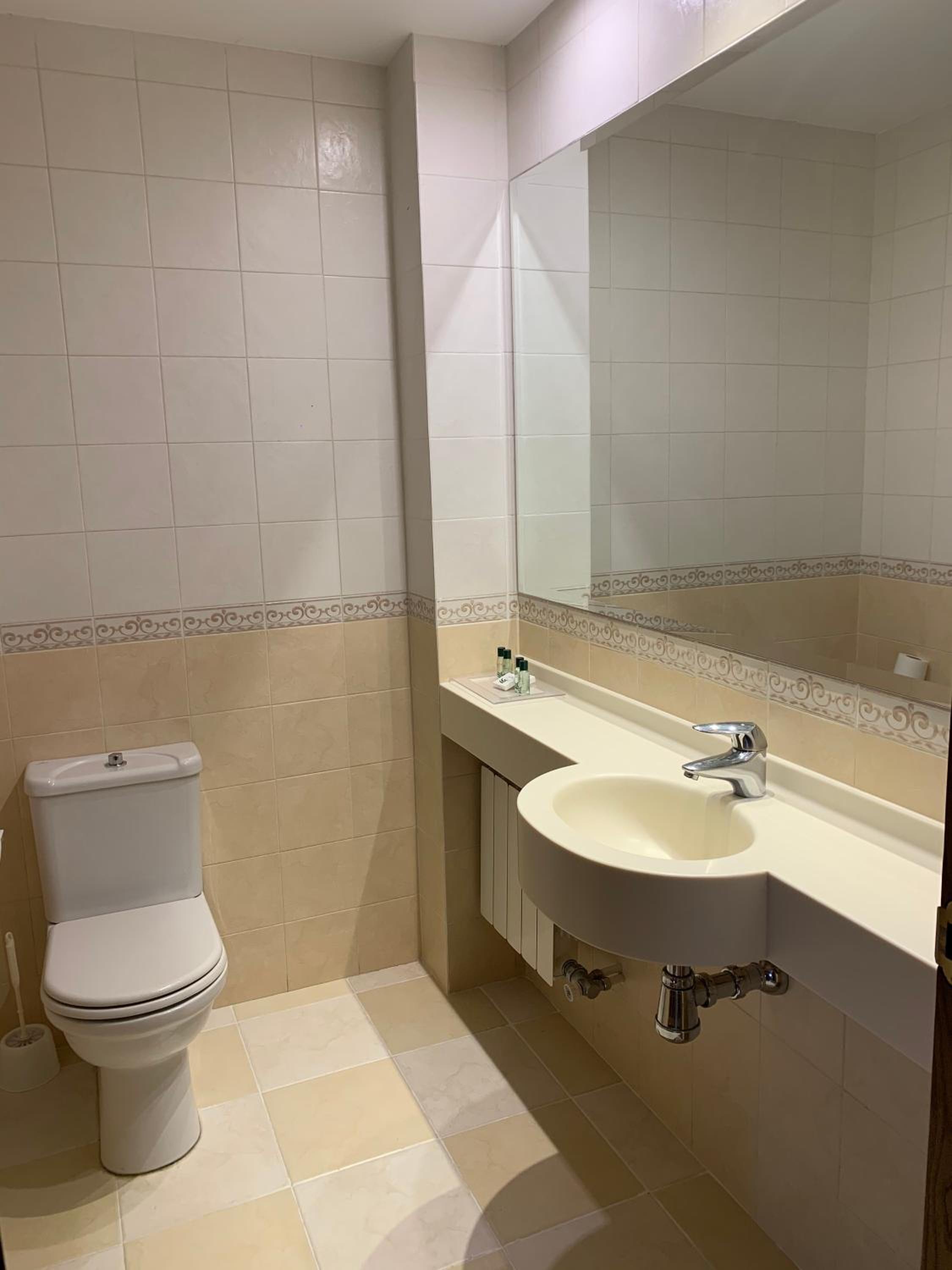 Standard Triple Room - Photo 2