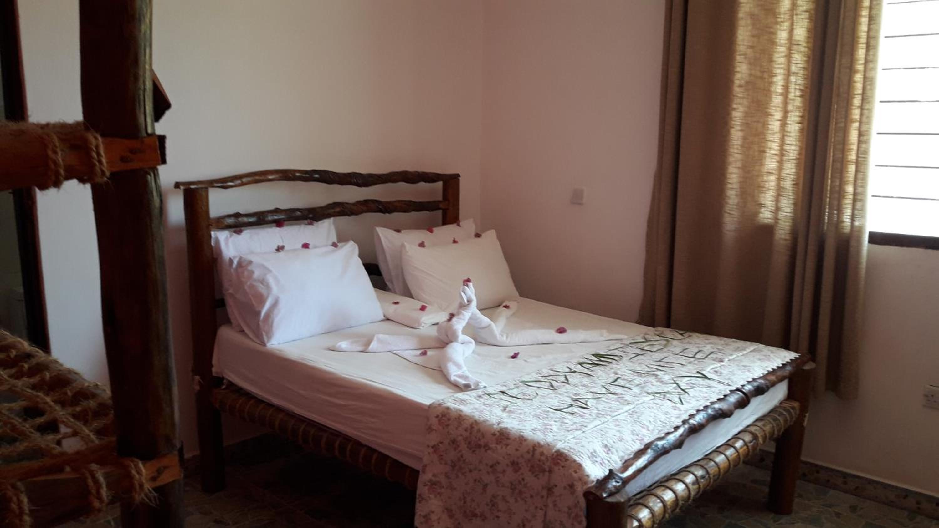 Deluxe Quadruple Room - Photo 2