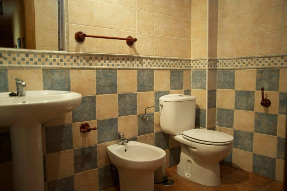 Three-Bedroom House - Photo 3