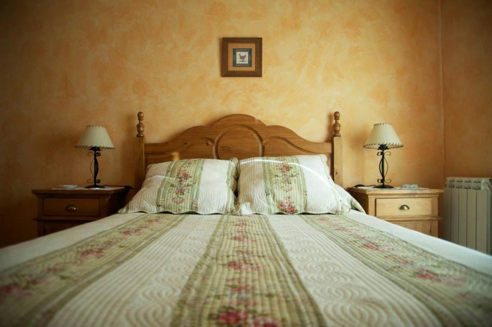 Three-Bedroom House - Photo 9