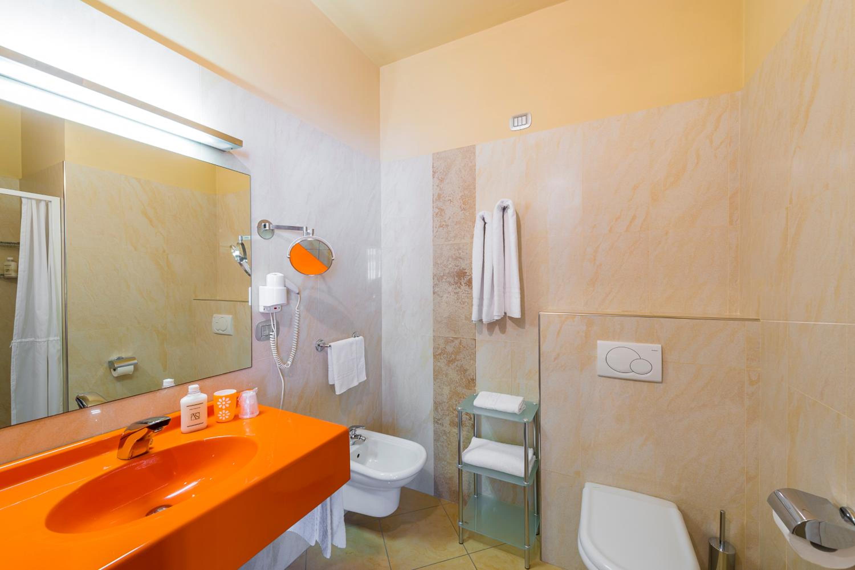 Triple Room - Photo 8