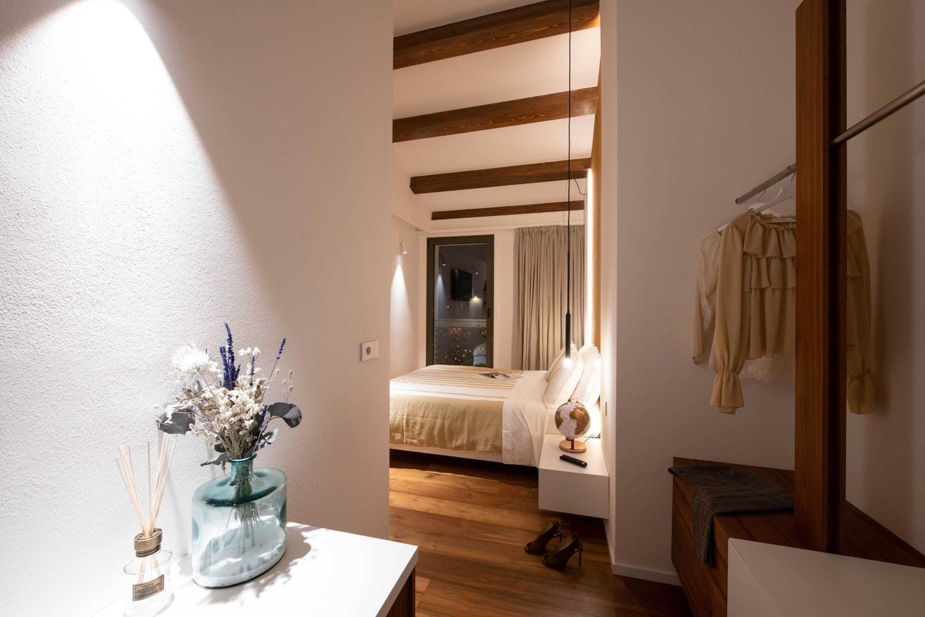 Double Room with Sea View - Photo 3