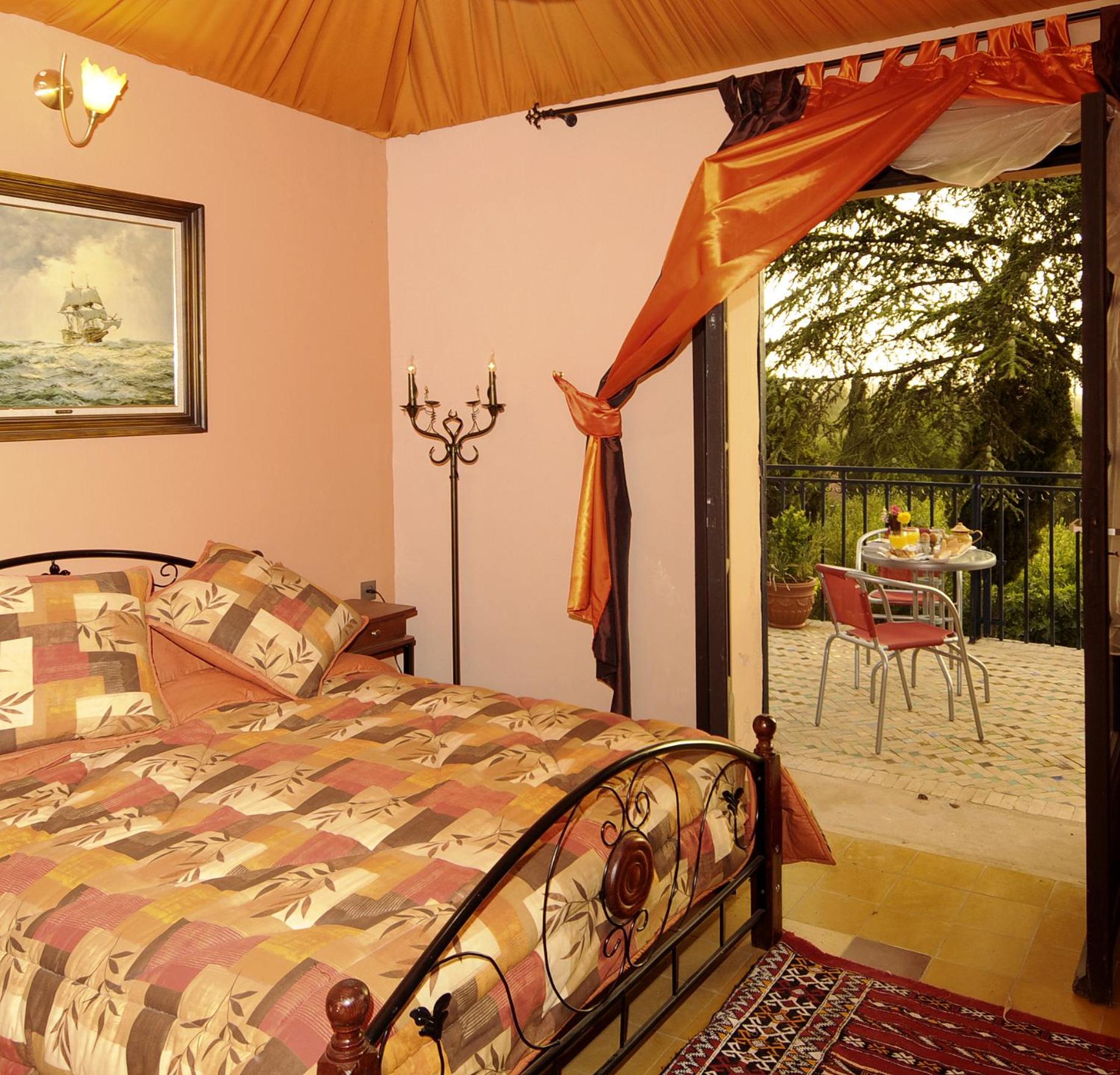 Double Room with Balcony - Photo 2