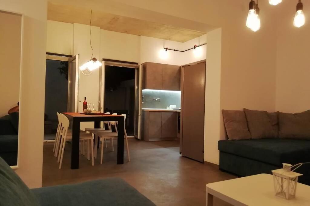 Two-Bedroom Apartment - Photo 31