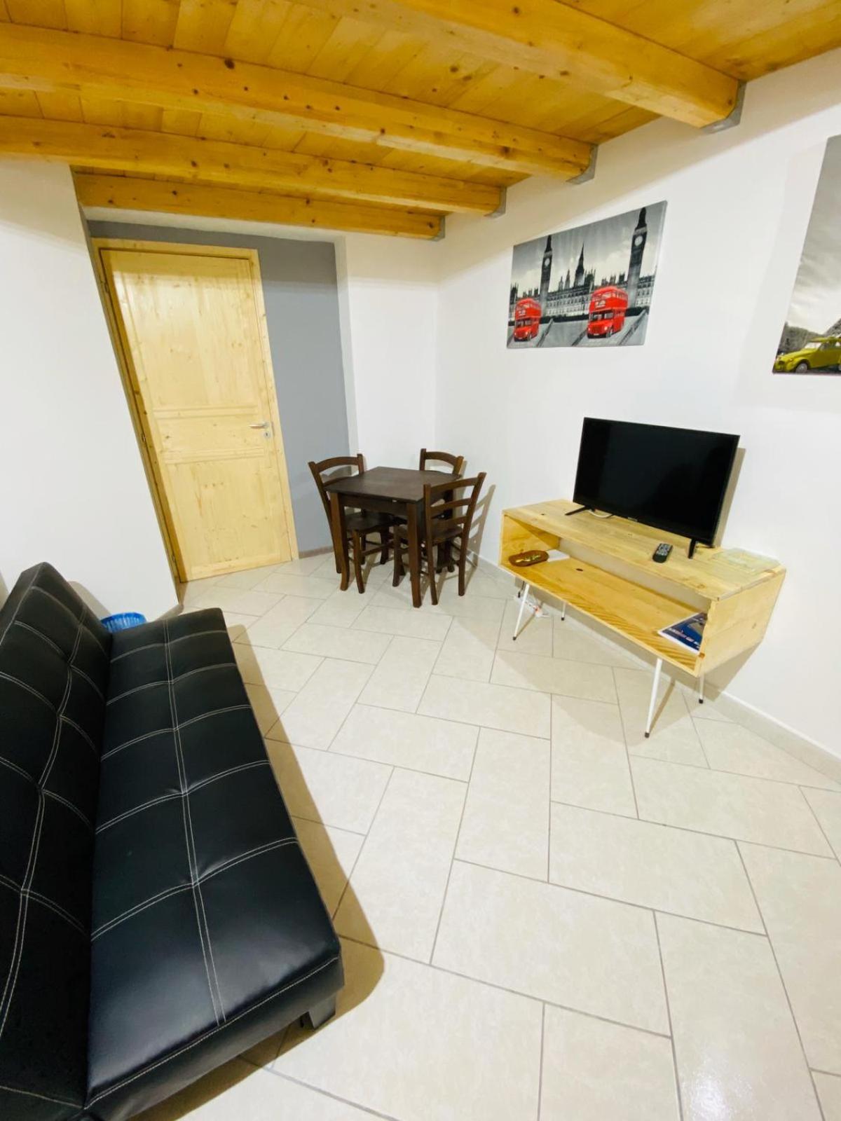 Two-Bedroom Apartment - Photo 3
