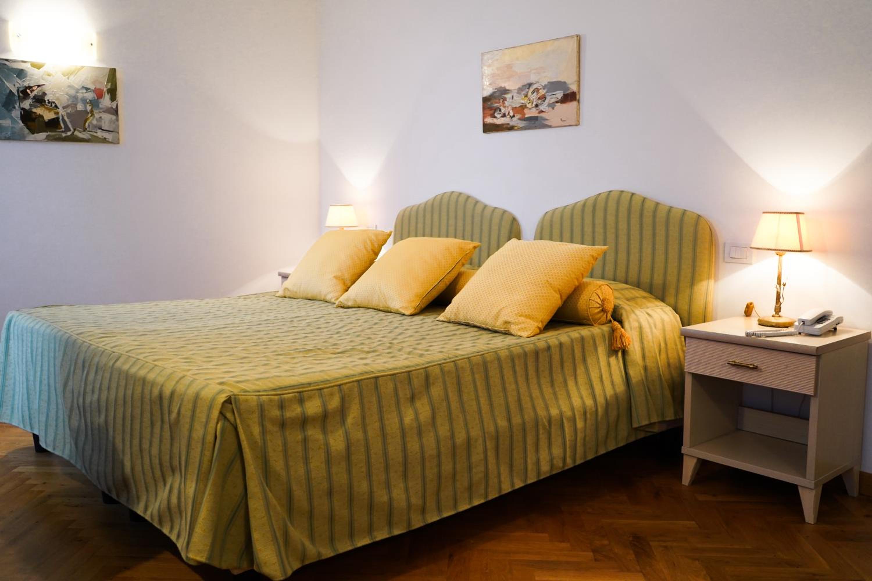 Double Room - Photo 5