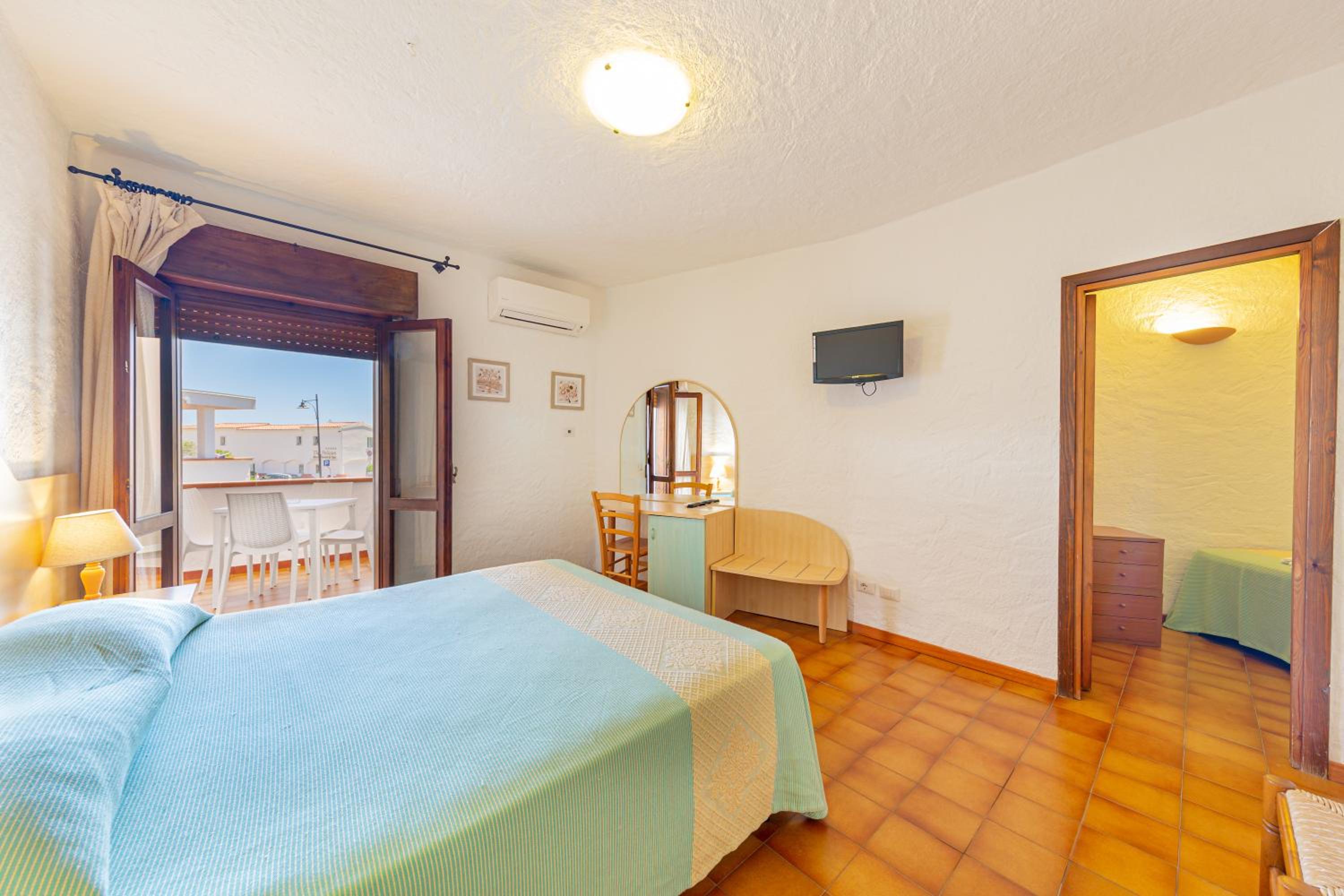 Quadruple Room - Photo 1