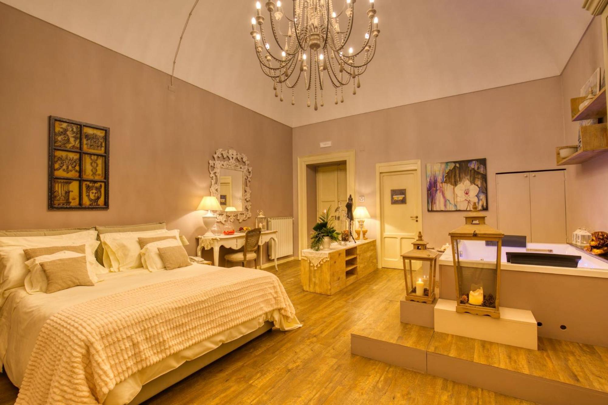 Deluxe Double Room with Hot Tub