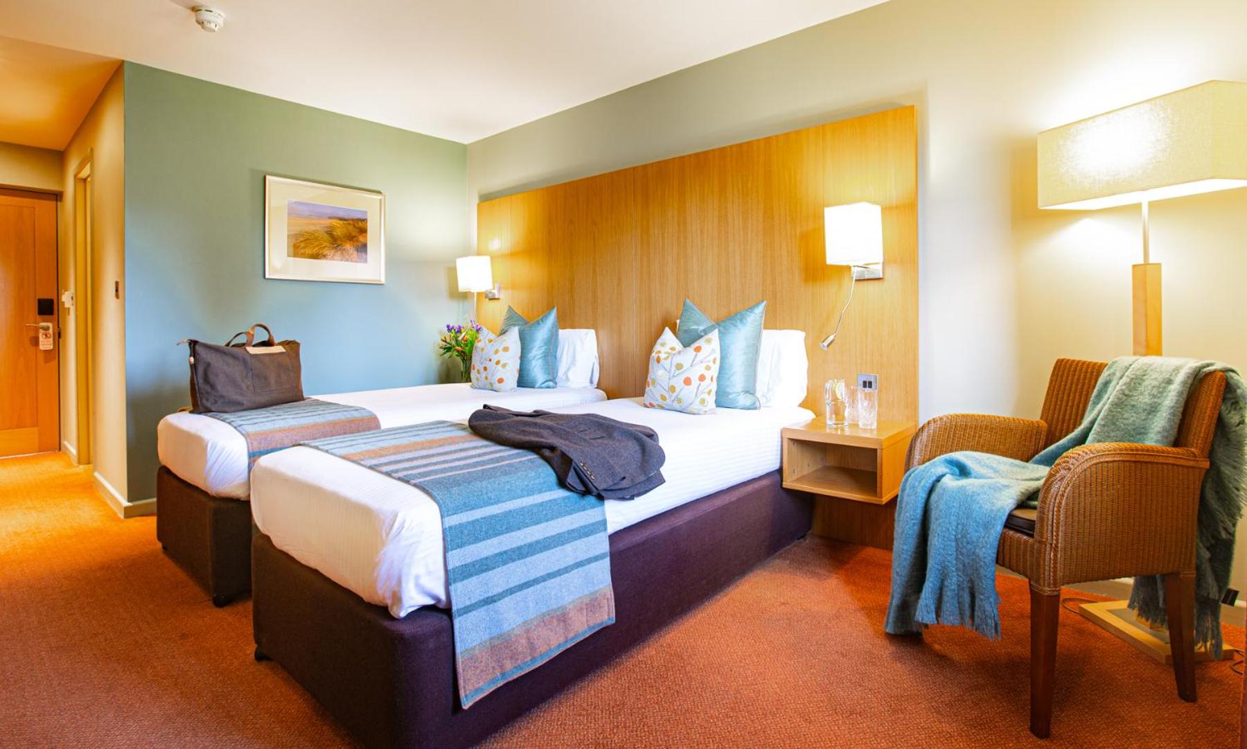 Executive Twin Room - Photo 2